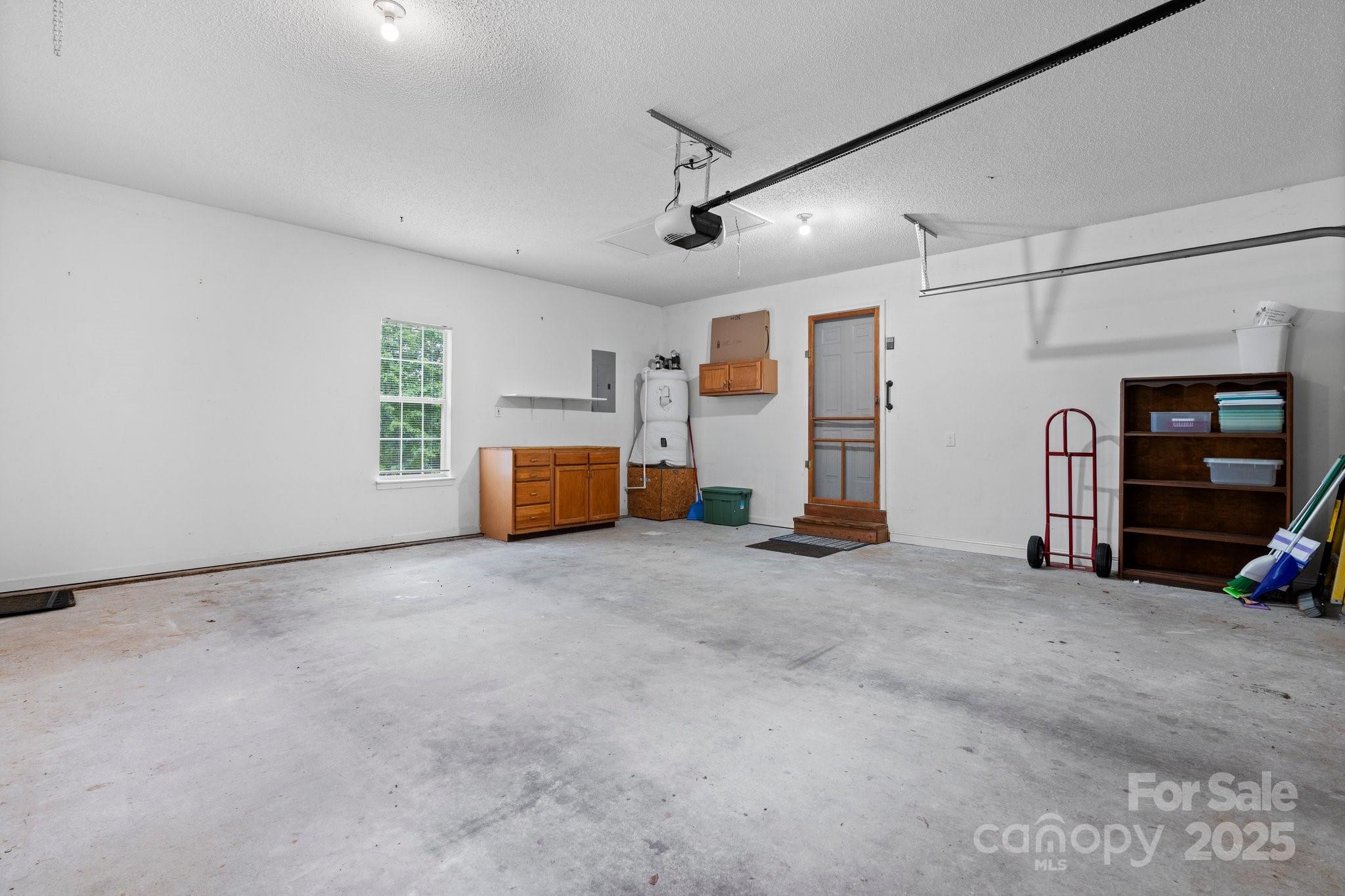 109 Gatwick Court Property Photo 28