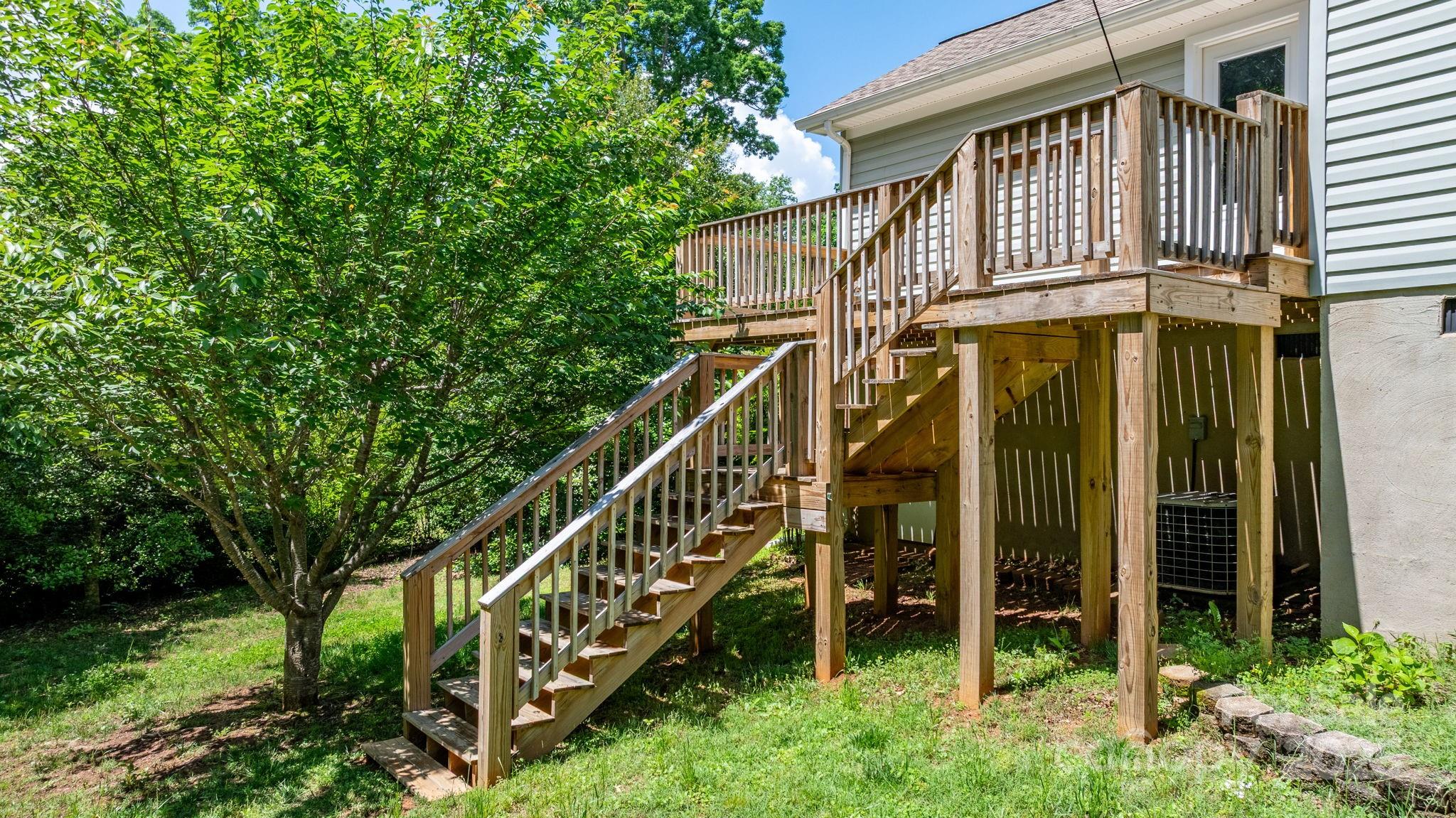 109 Gatwick Court Property Photo 32