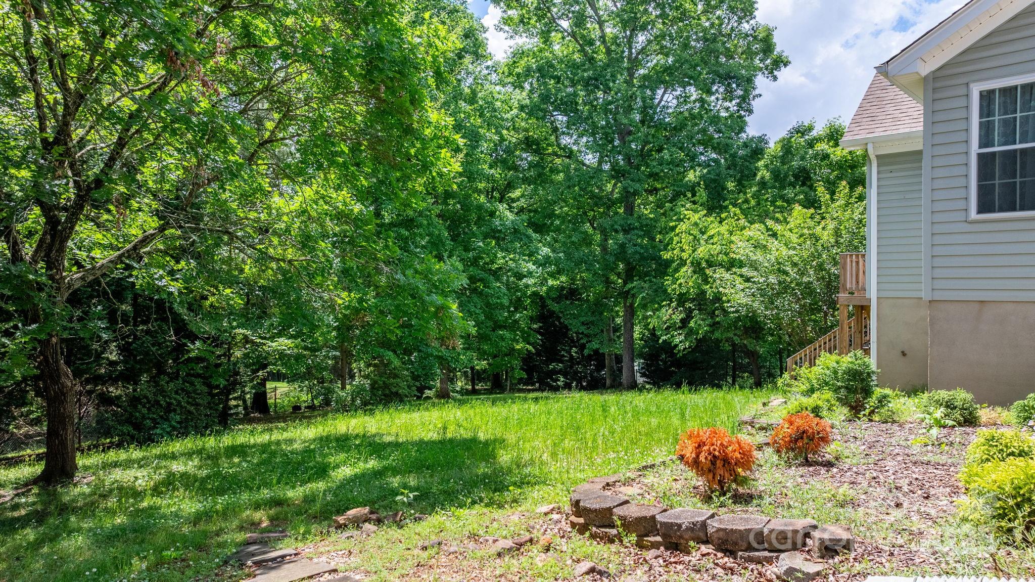 109 Gatwick Court Property Photo 33