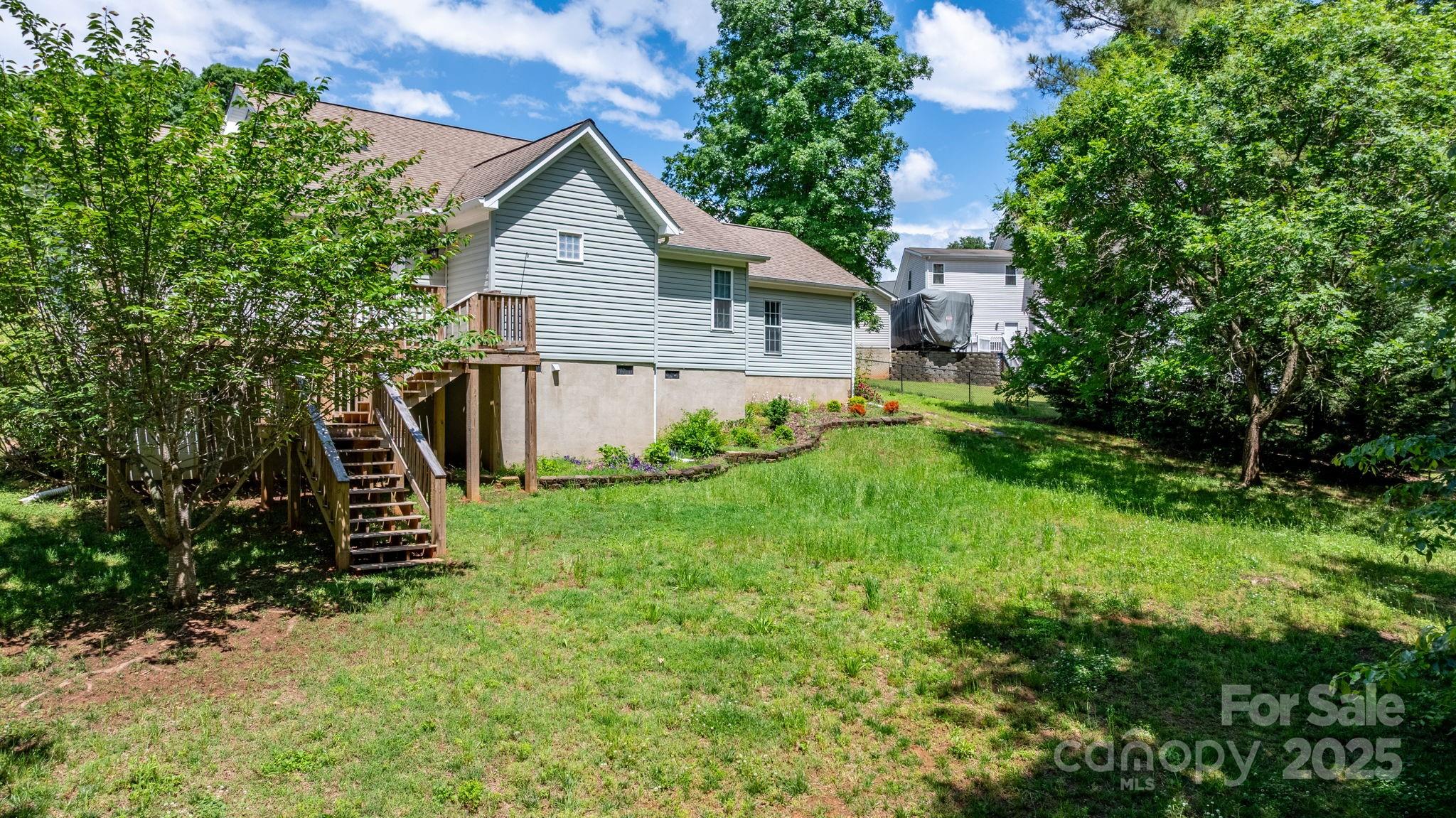 109 Gatwick Court Property Photo 35