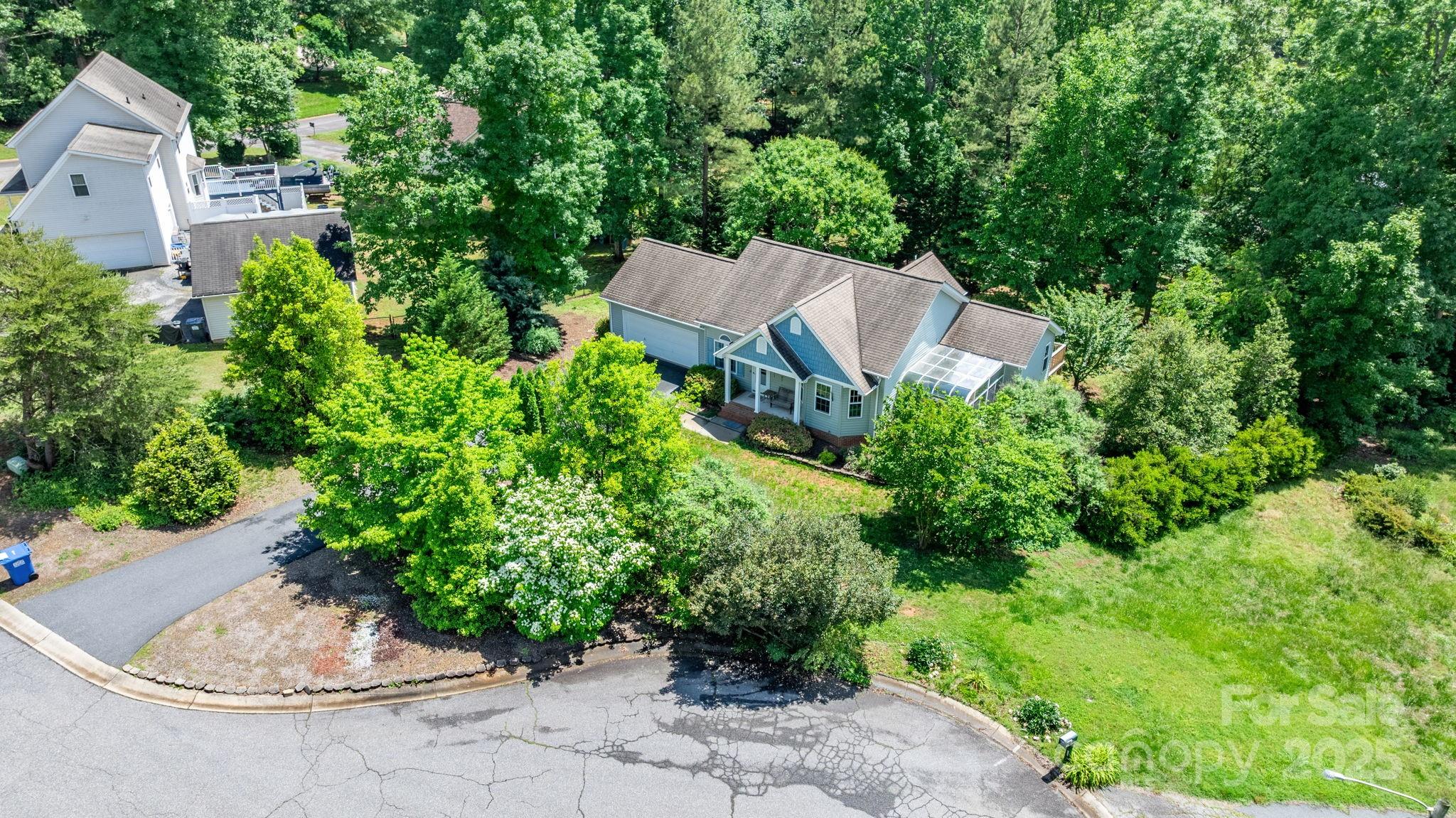 109 Gatwick Court Property Photo 40