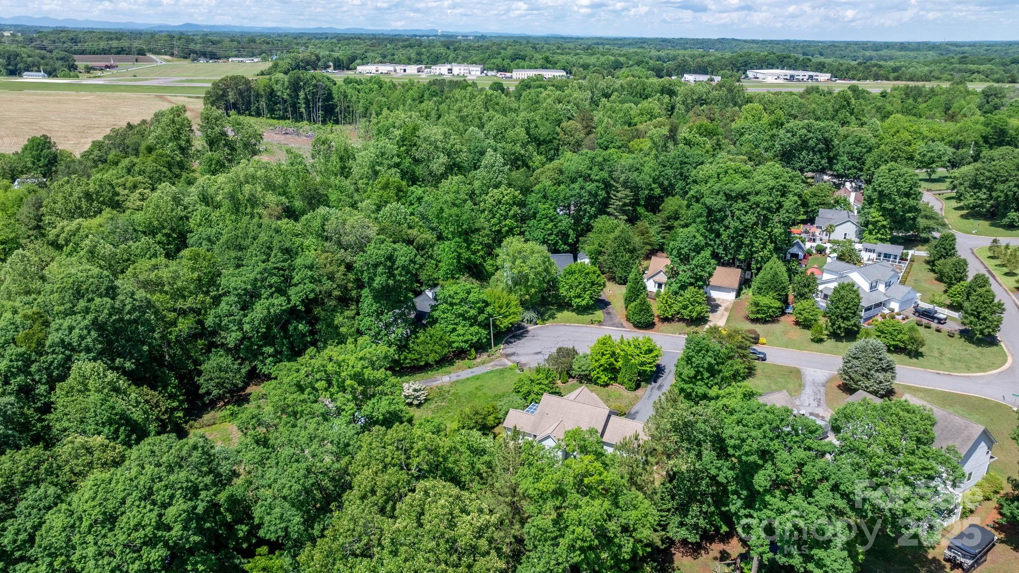 109 Gatwick Court Property Photo 43