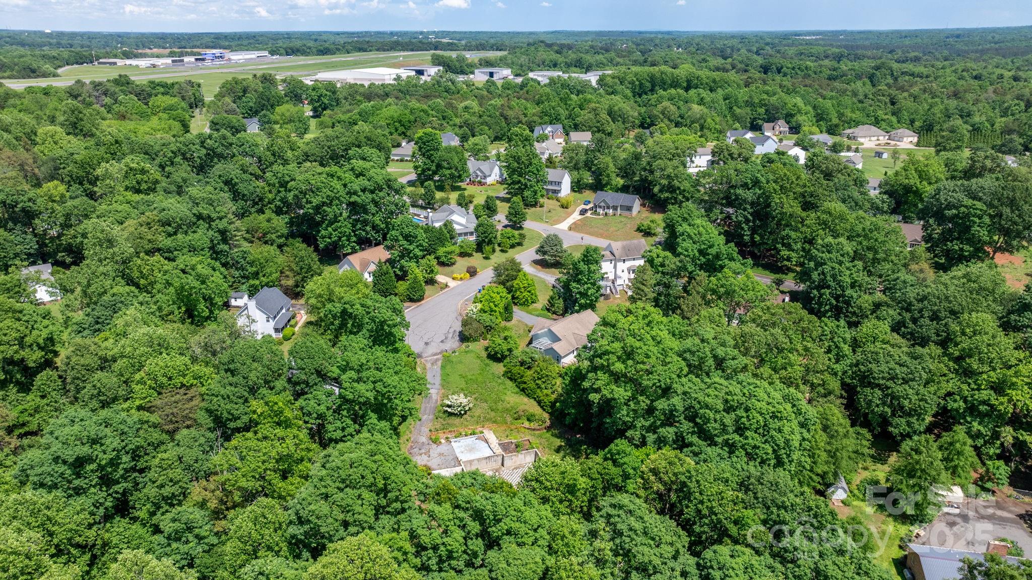 109 Gatwick Court Property Photo 44