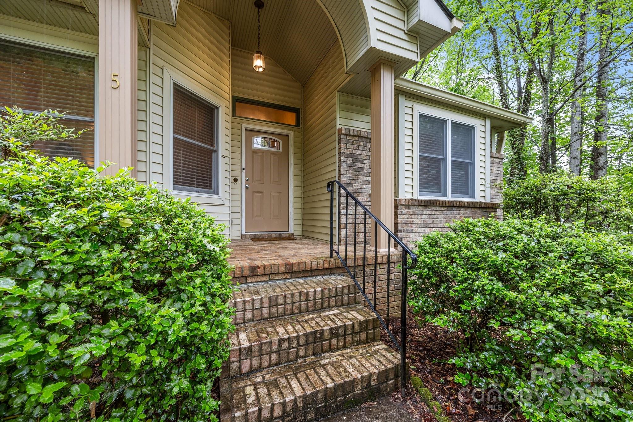 5 Governors Drive Property Photo 4