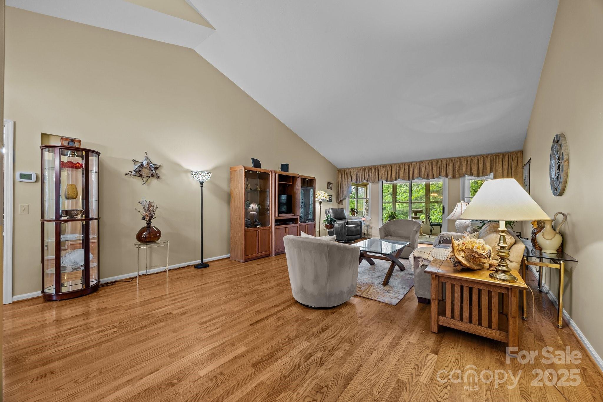 5 Governors Drive Property Photo 12