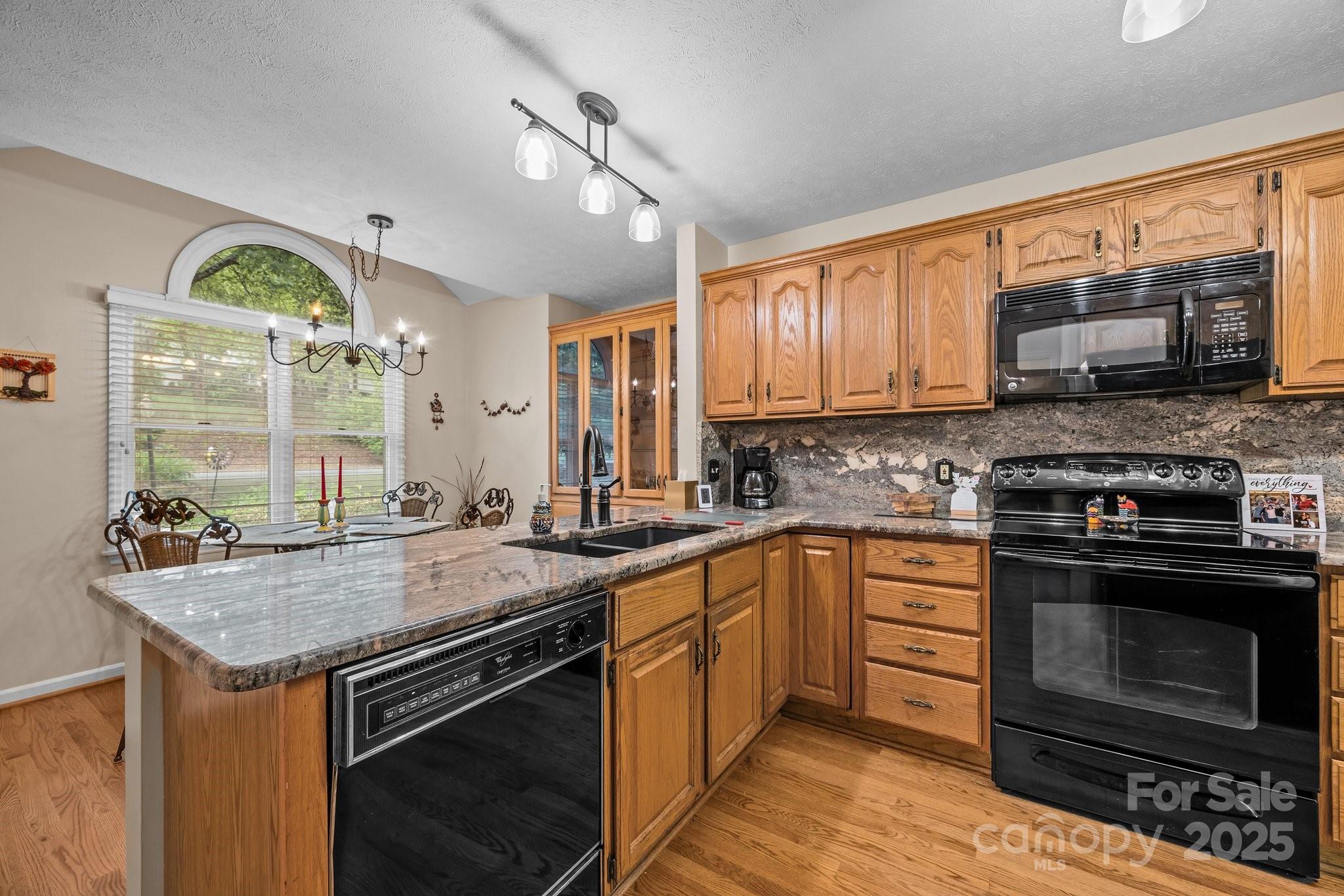 5 Governors Drive Property Photo 17