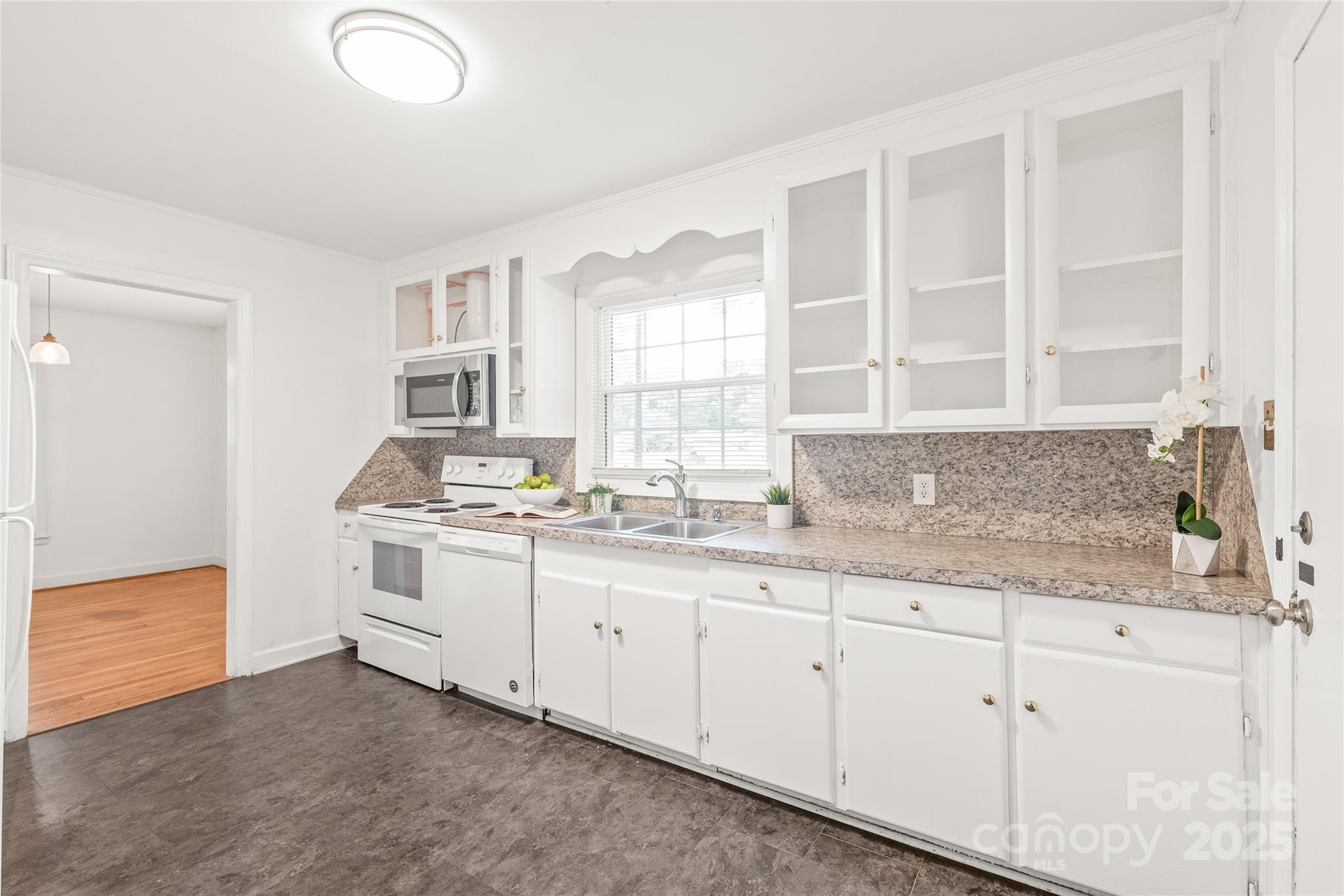 1320 Hartford Avenue Property Photo 1