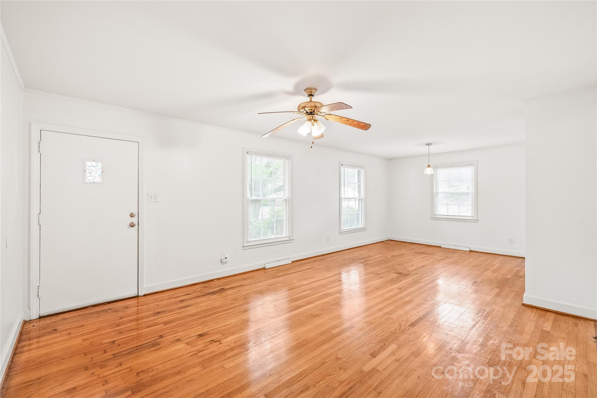 1320 Hartford Avenue Property Photo 5