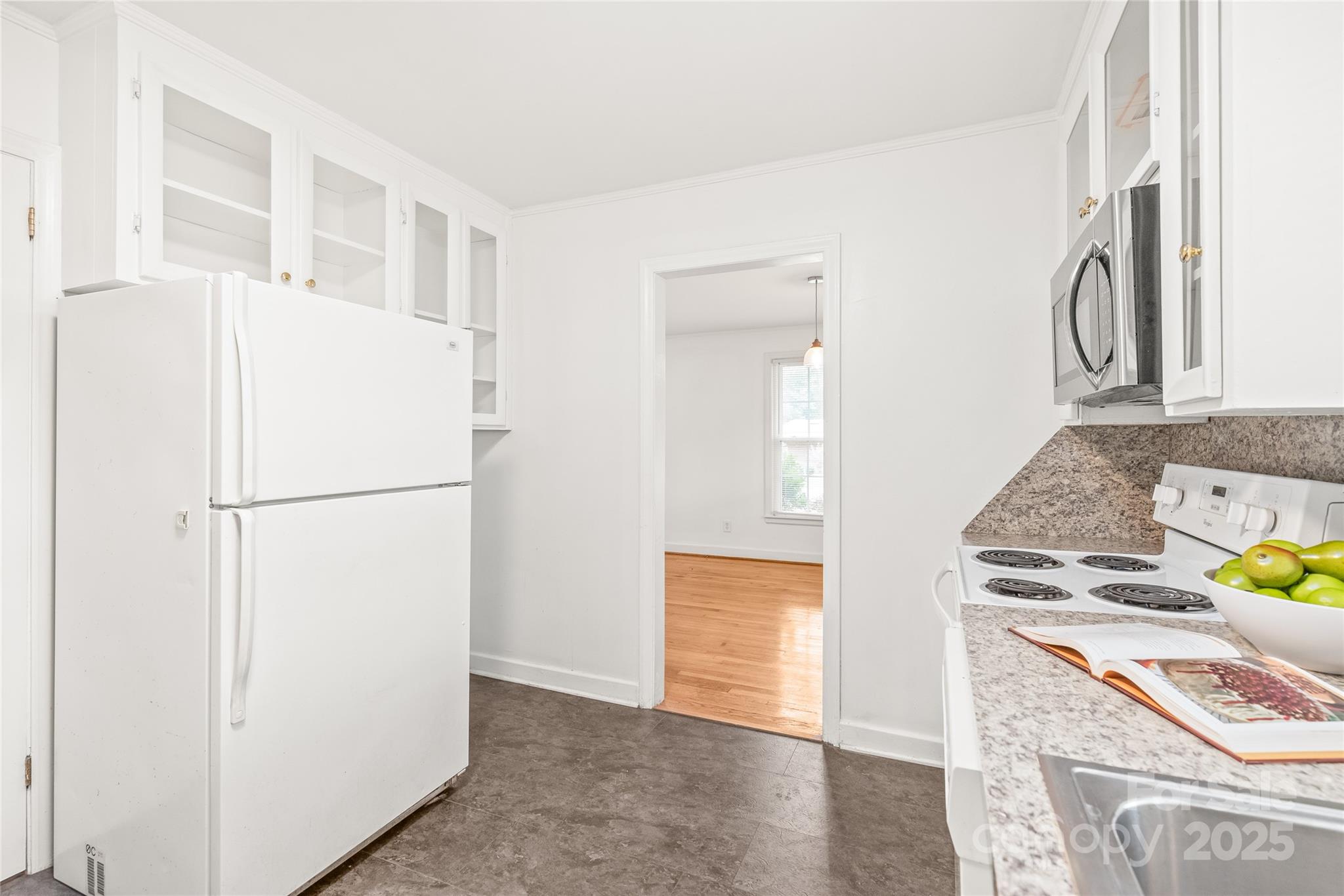 1320 Hartford Avenue Property Photo 12