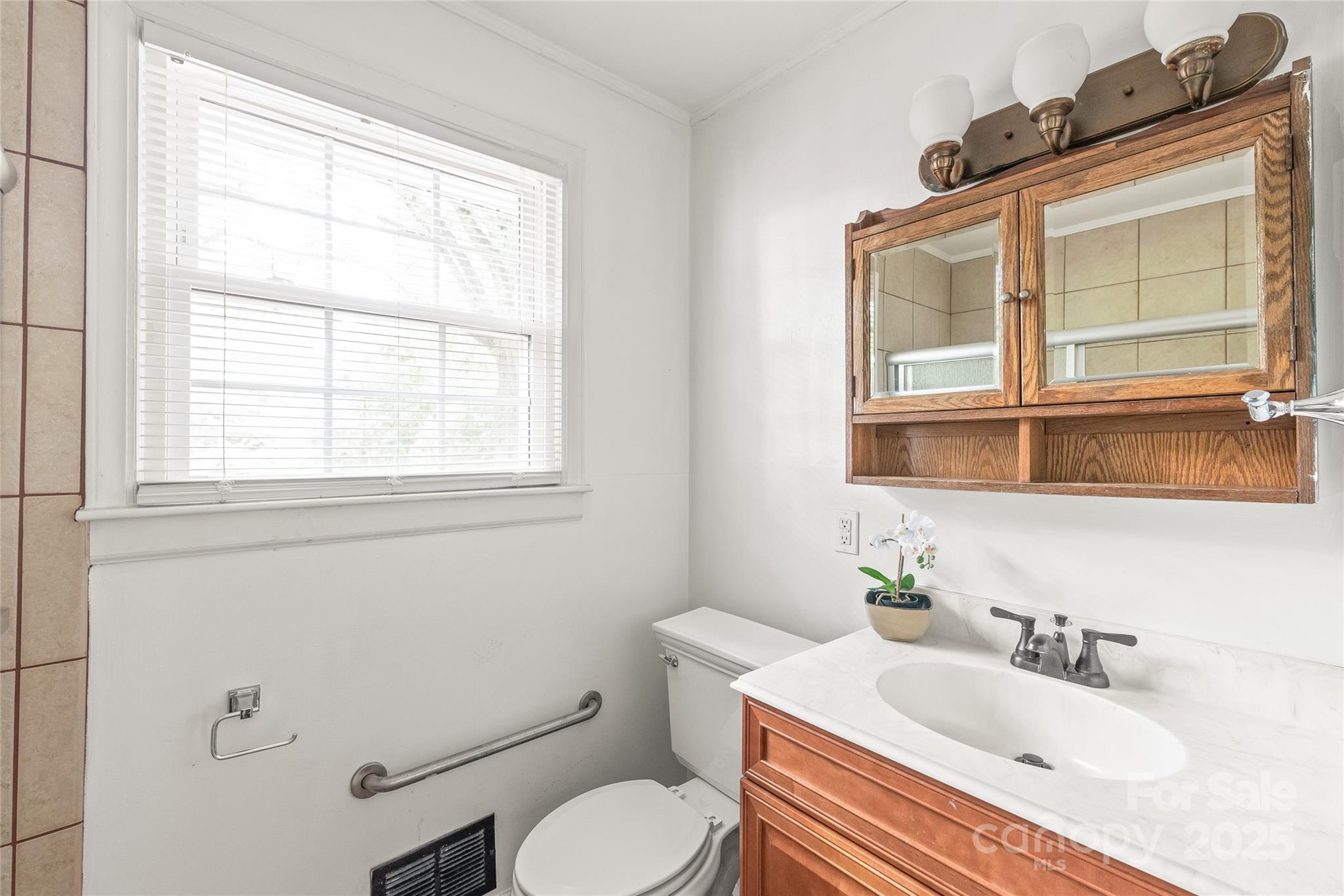 1320 Hartford Avenue Property Photo 17