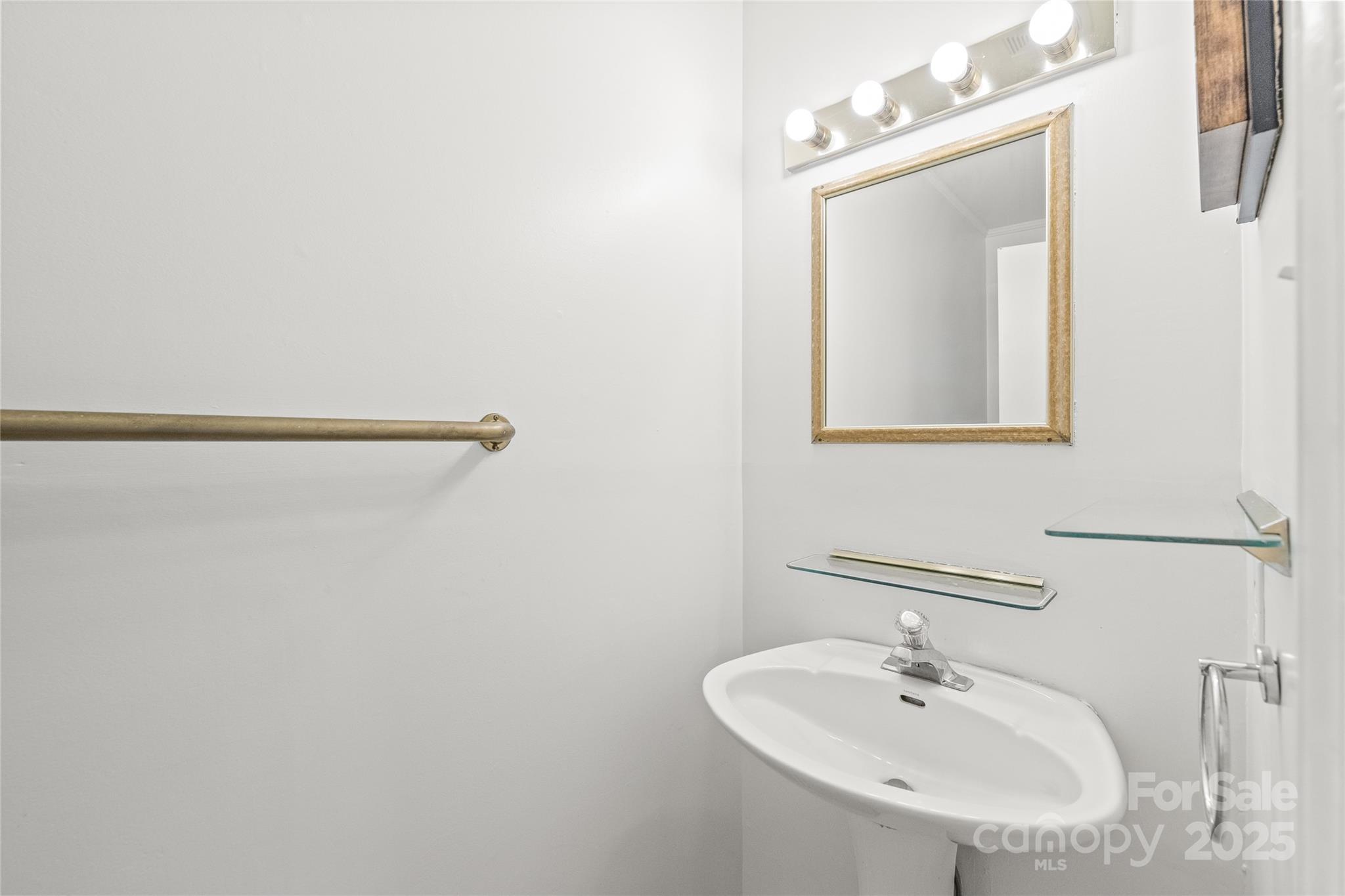 1320 Hartford Avenue Property Photo 20