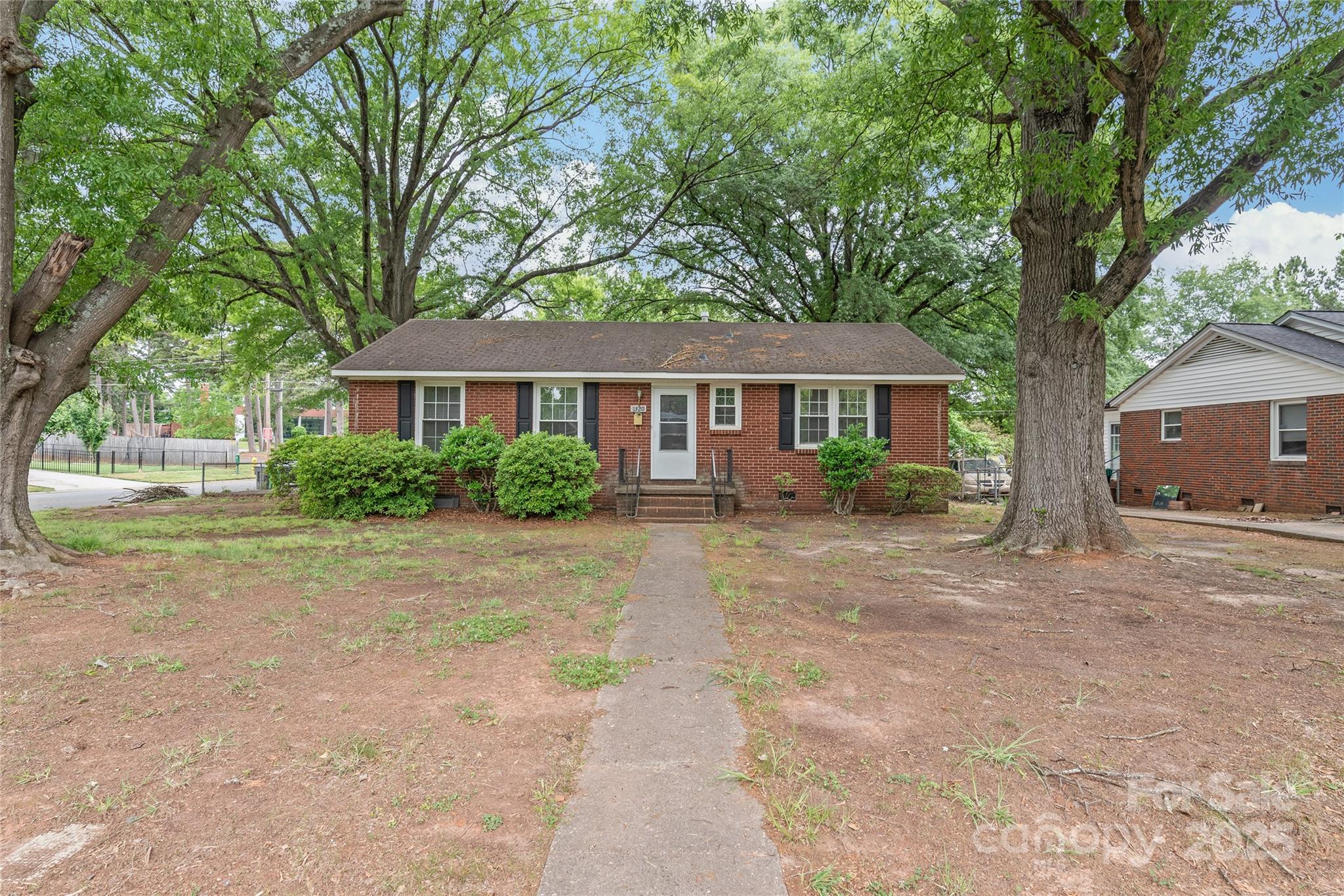 1320 Hartford Avenue Property Photo 22