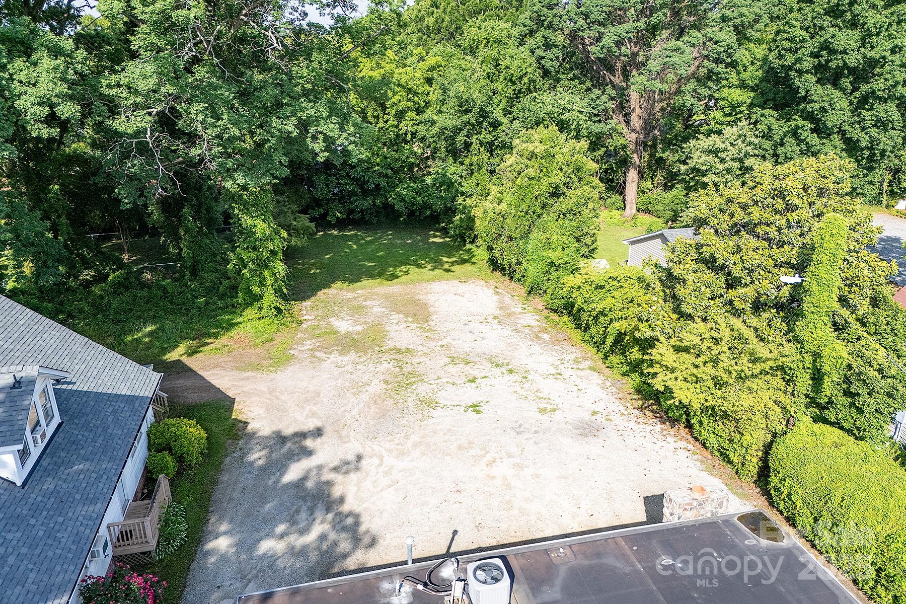 1108 S Main Street Property Photo 3