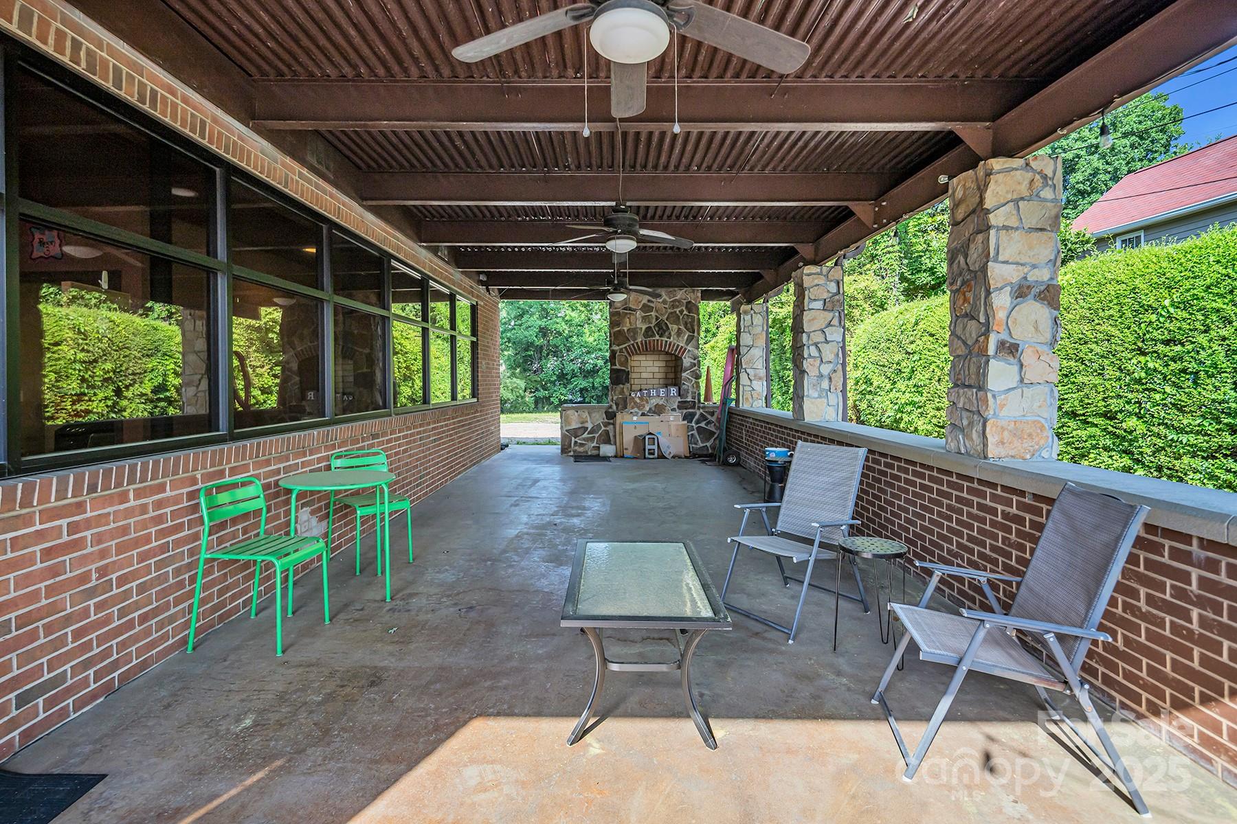 1108 S Main Street Property Photo 19