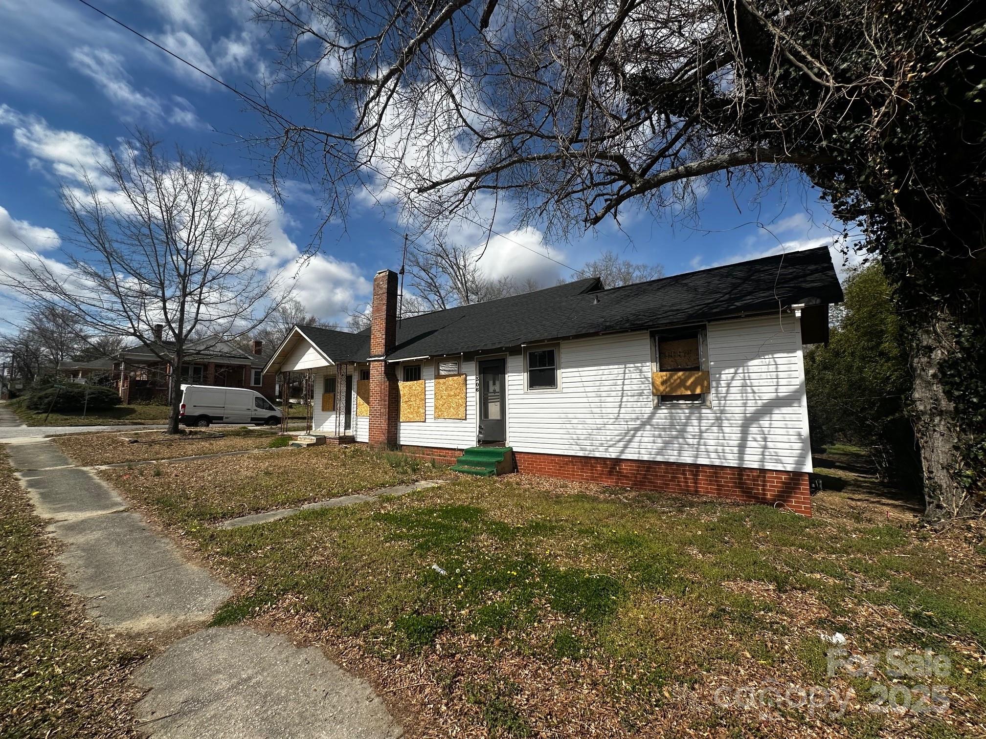 306 E Arch Street Property Photo 3