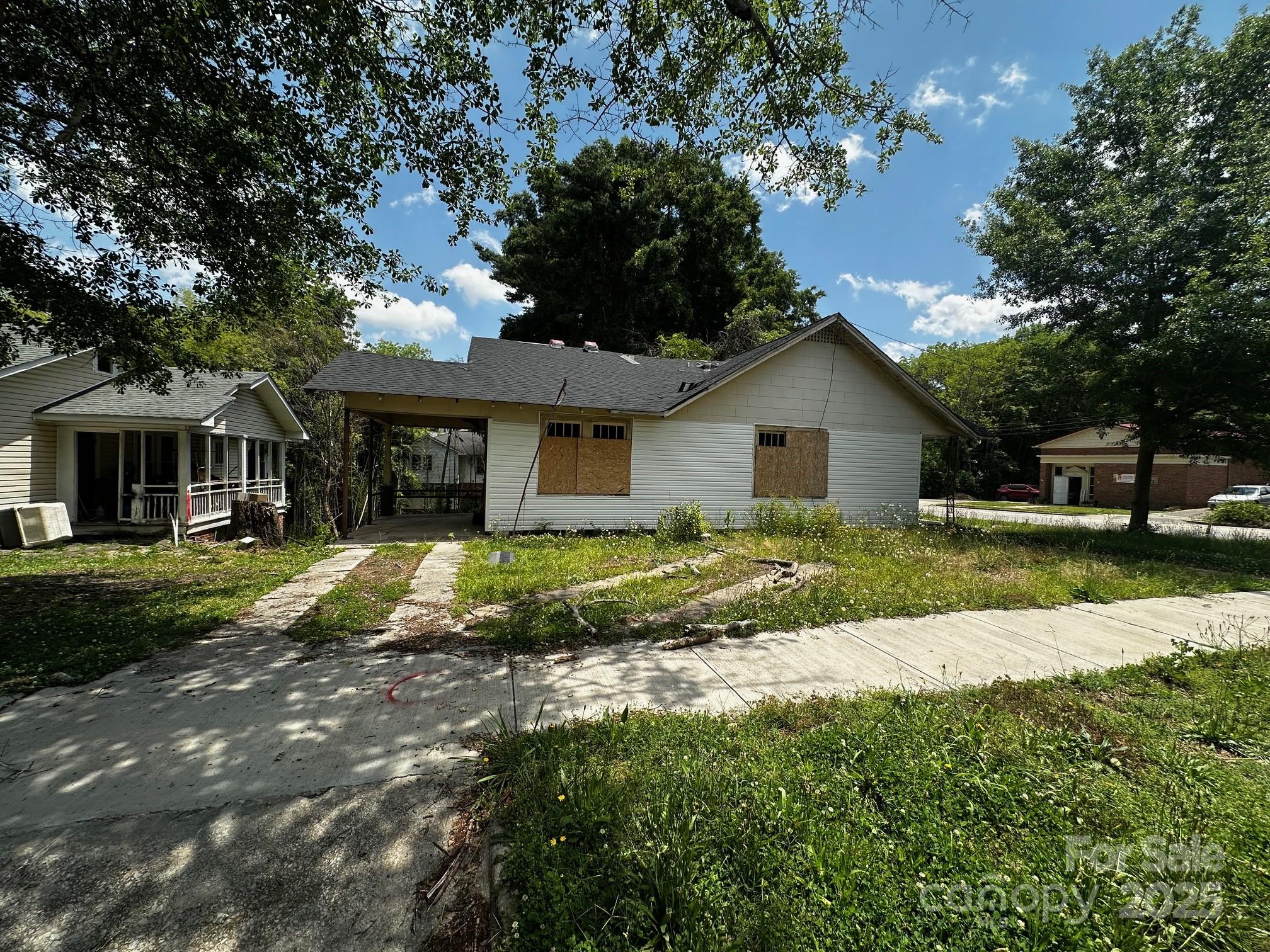 306 E Arch Street Property Photo 4