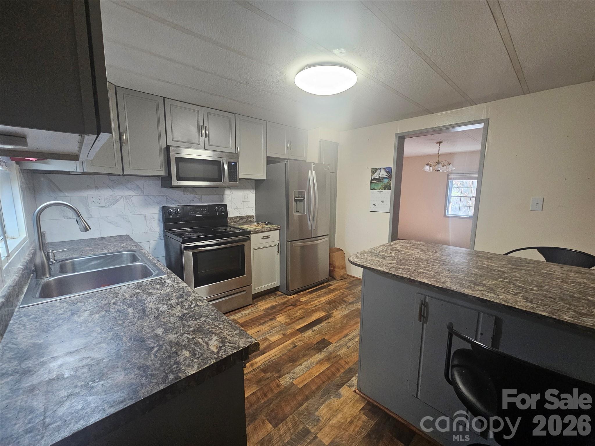 130 Susan Road Property Photo 4