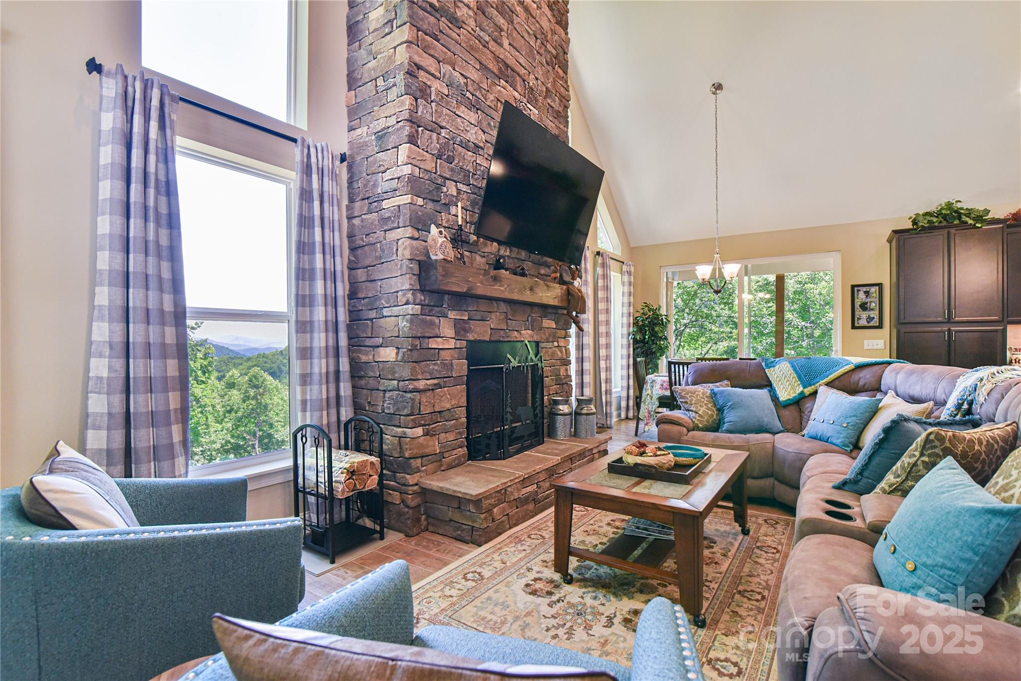 140 Atlantic Falls Trail Property Photo 4