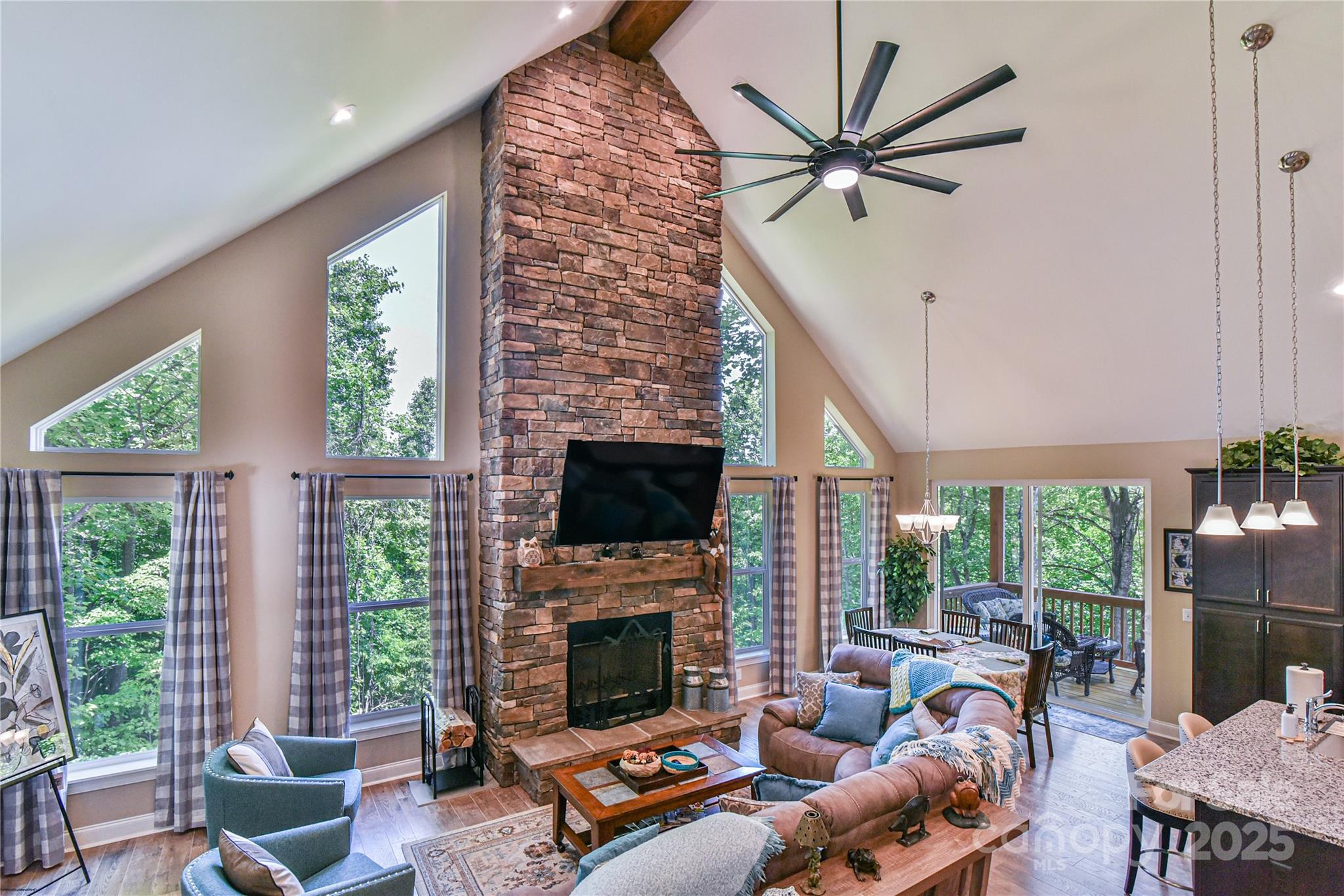 140 Atlantic Falls Trail Property Photo 32