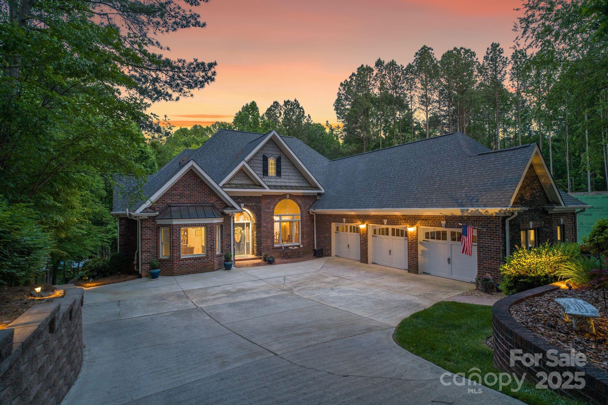 2200 Capes Cove Drive Property Photo