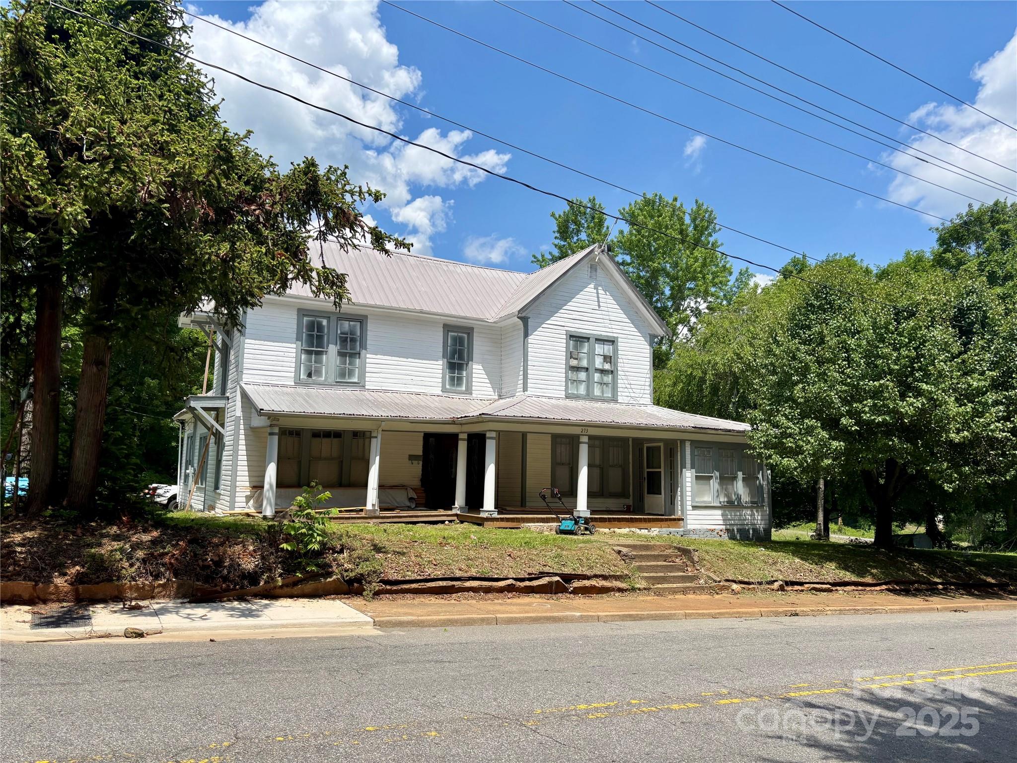 273 E Main Avenue Property Photo 1
