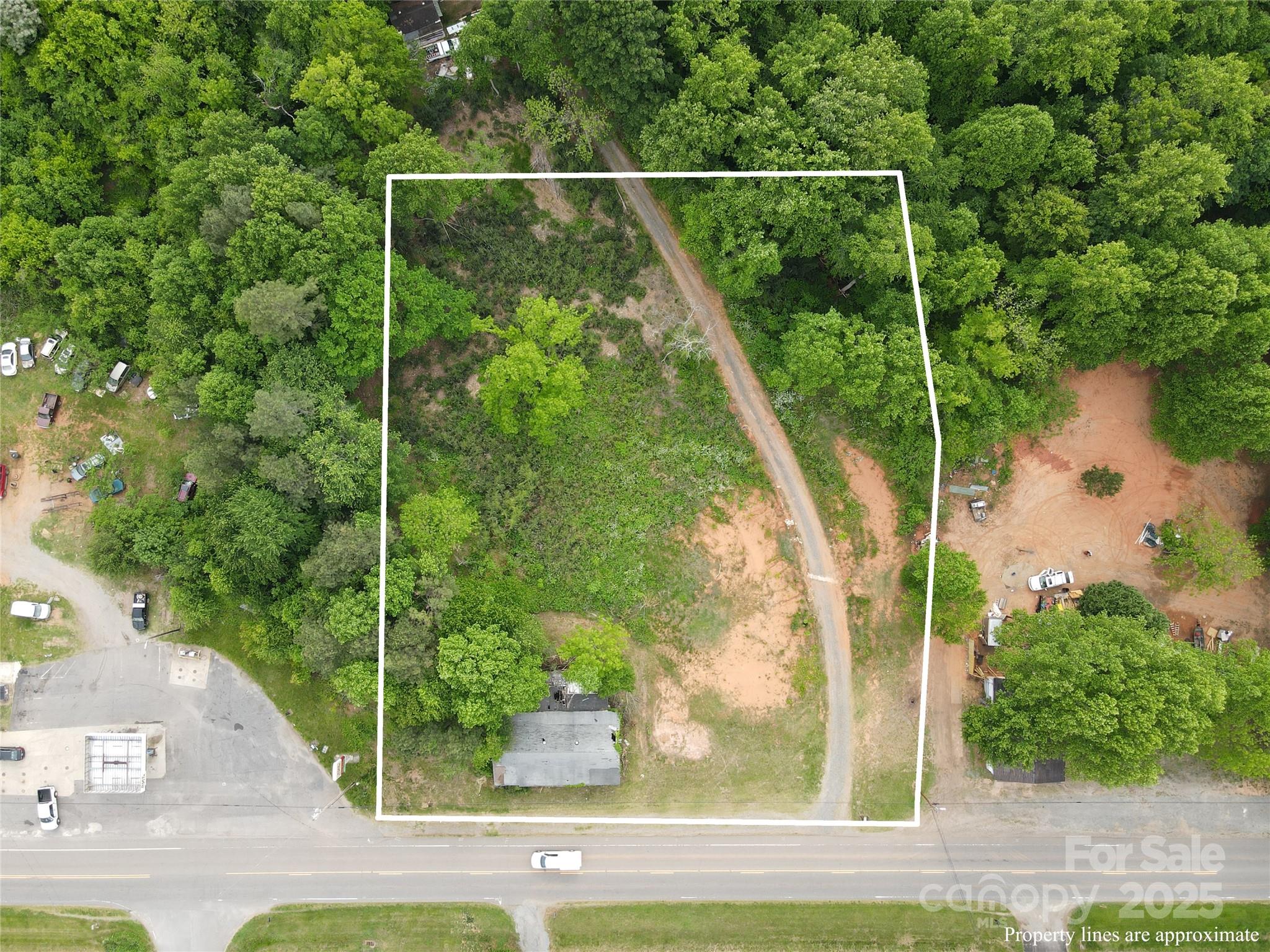 3023 & 3027 Wilkesboro Highway Property Photo