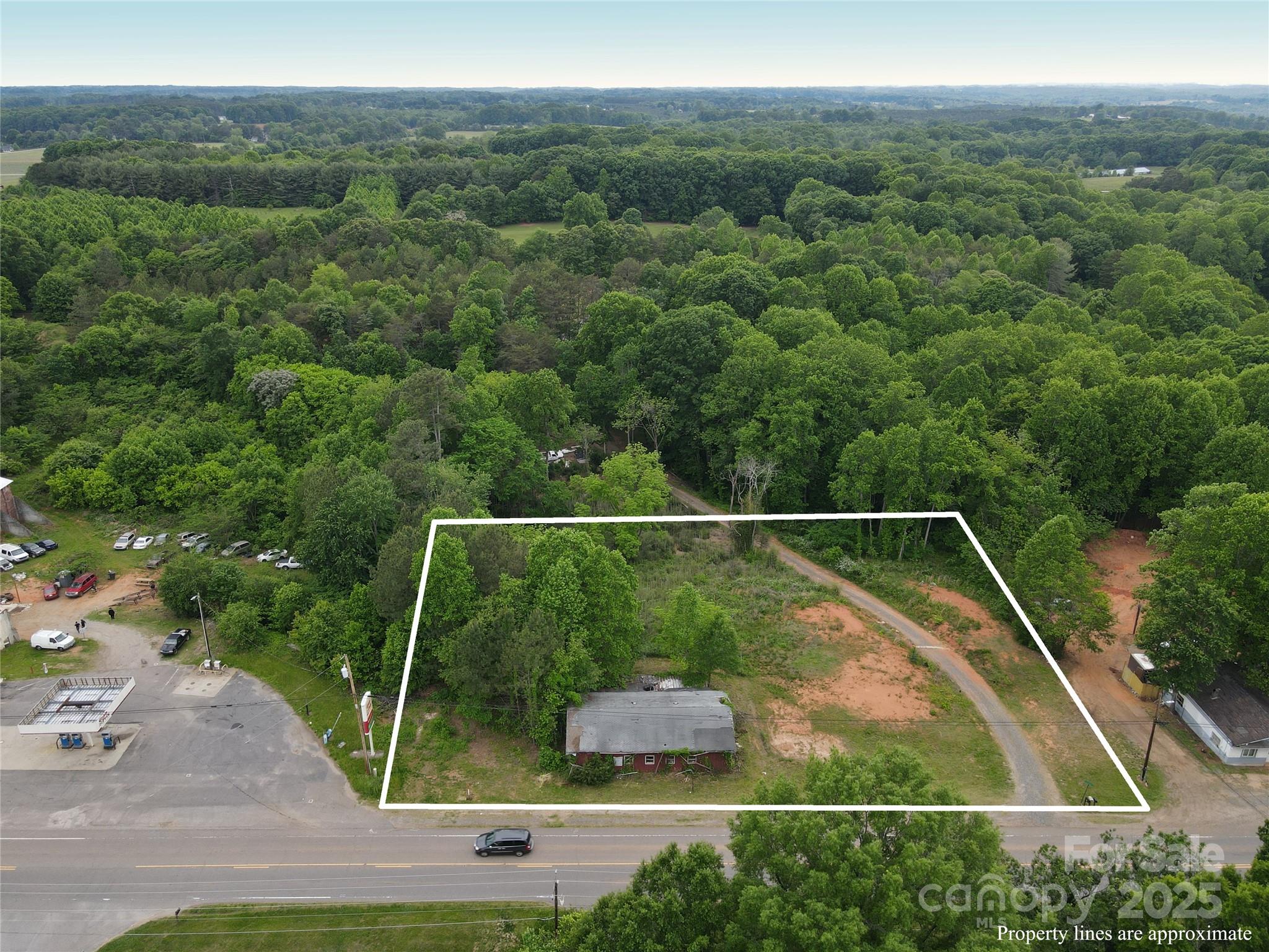 3023 & 3027 Wilkesboro Highway Property Photo 3