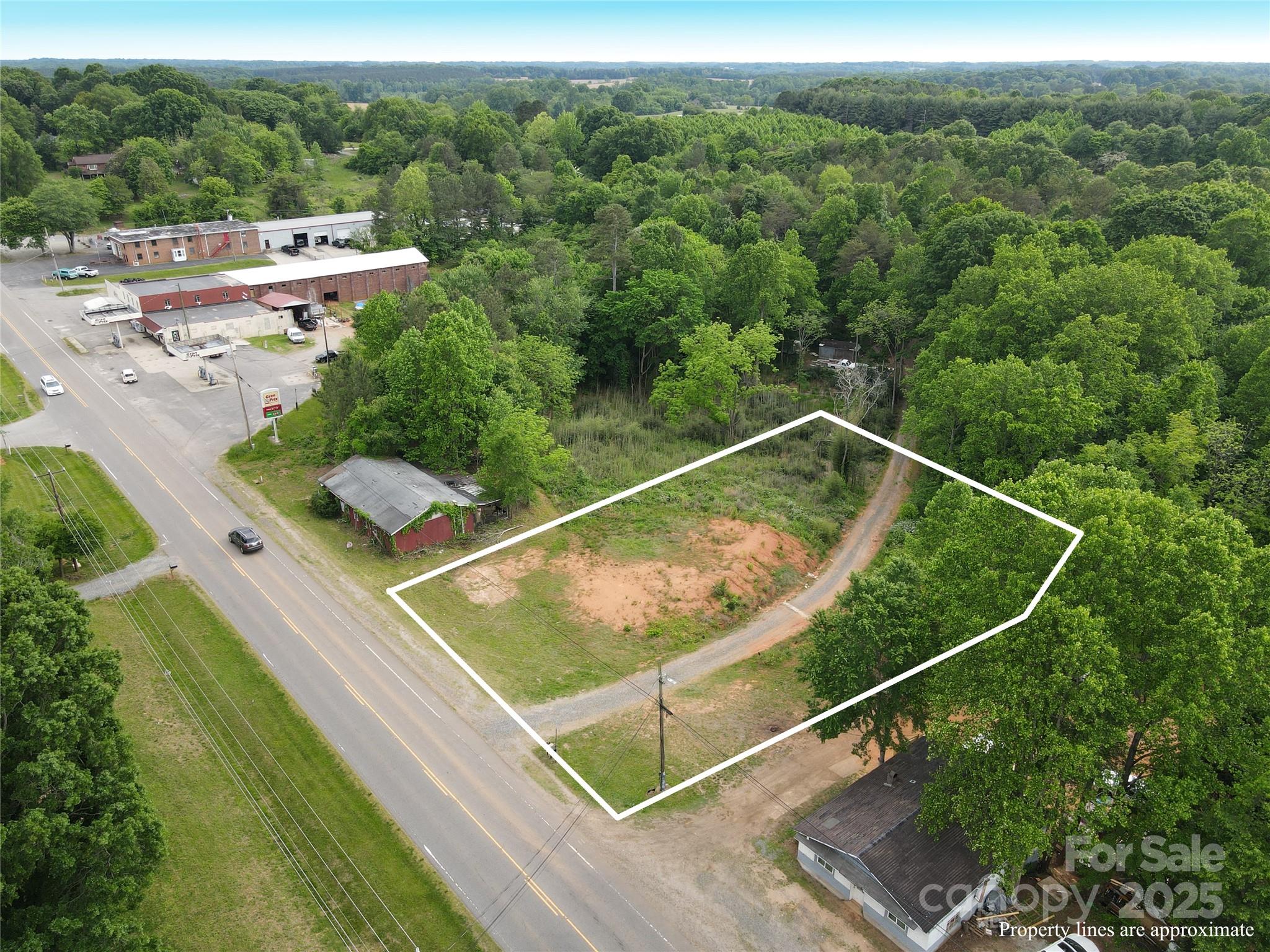 3027 Wilkesboro Highway Property Photo 2