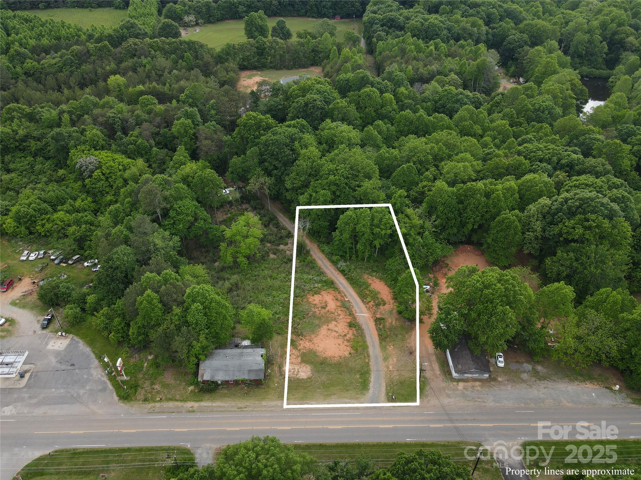 3027 Wilkesboro Highway Property Photo 3