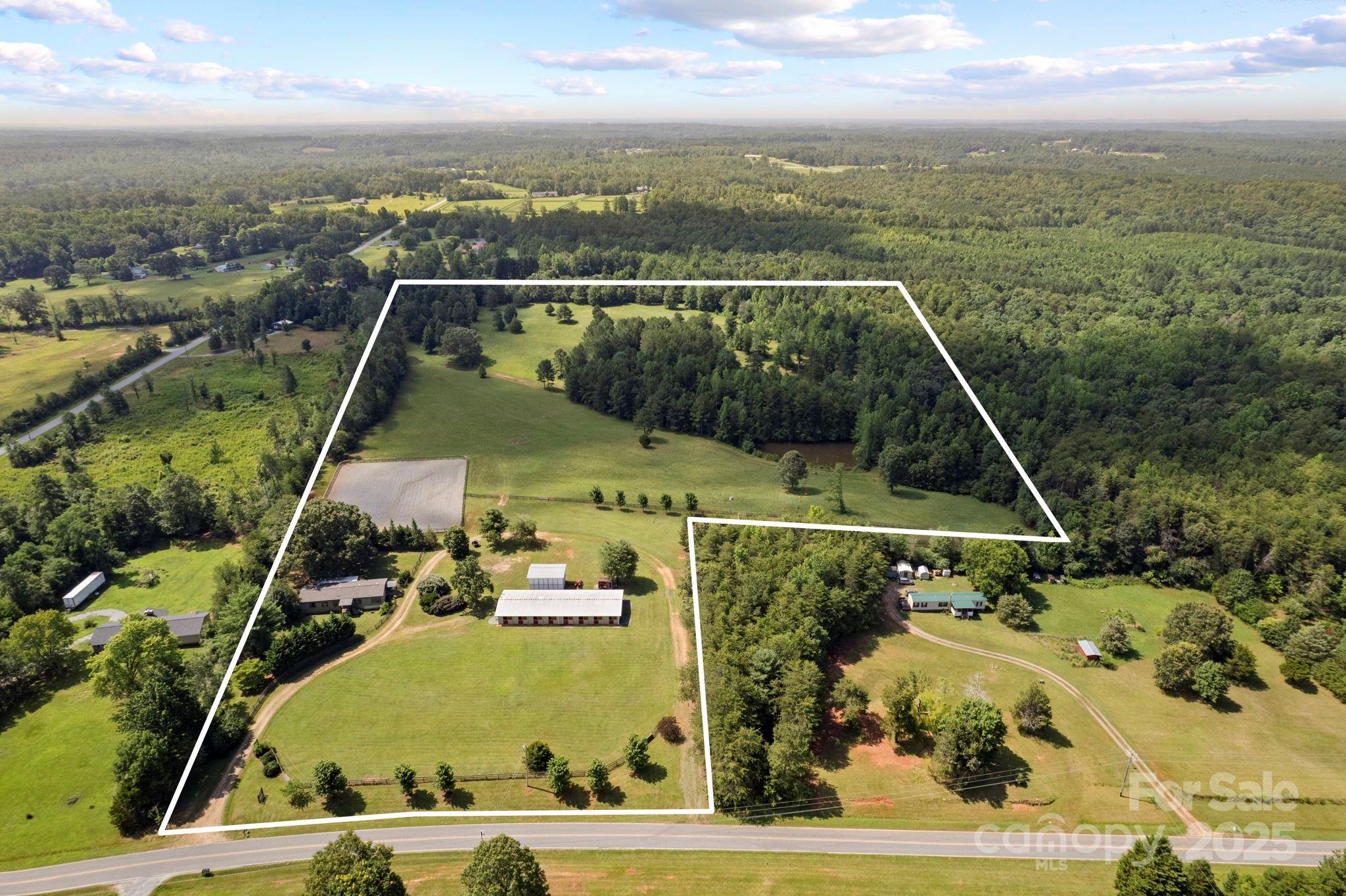 1896 Green Creek Drive Property Photo 2