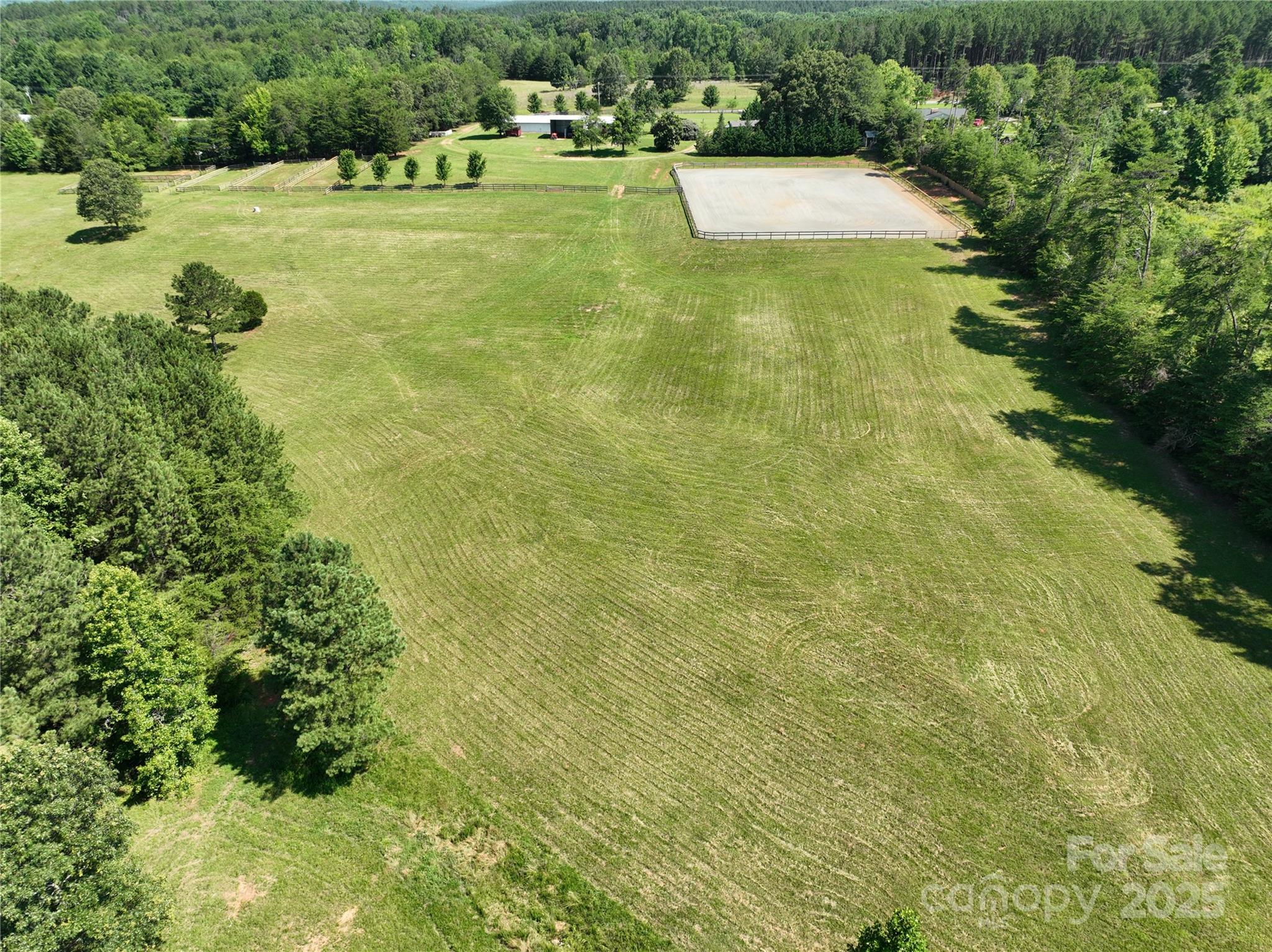 1896 Green Creek Drive Property Photo 3