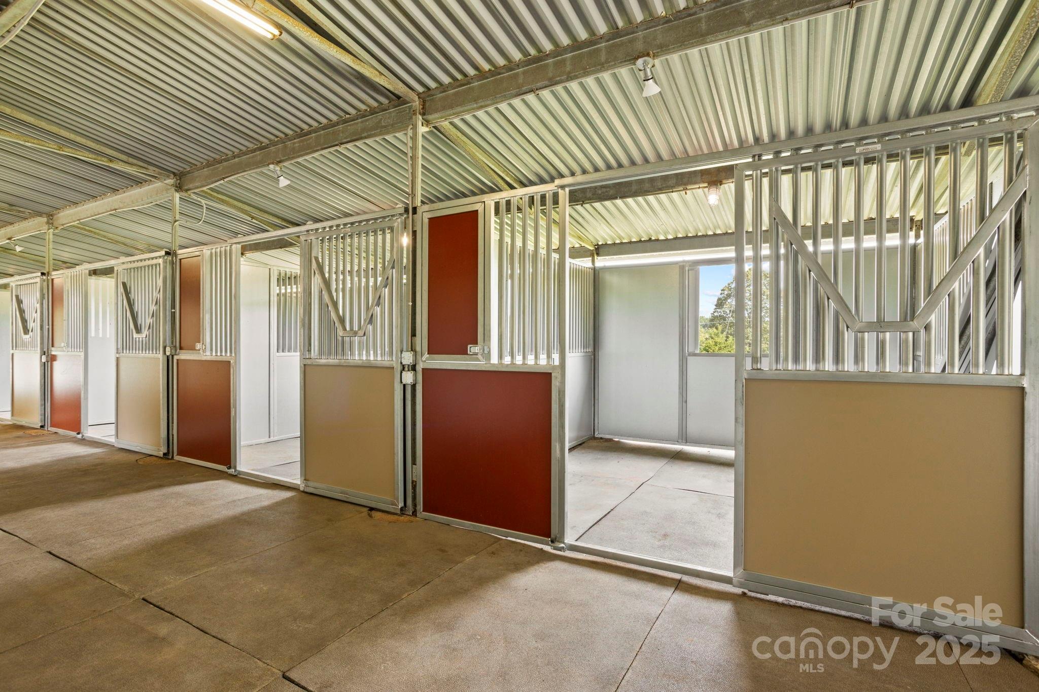 1896 Green Creek Drive Property Photo 6