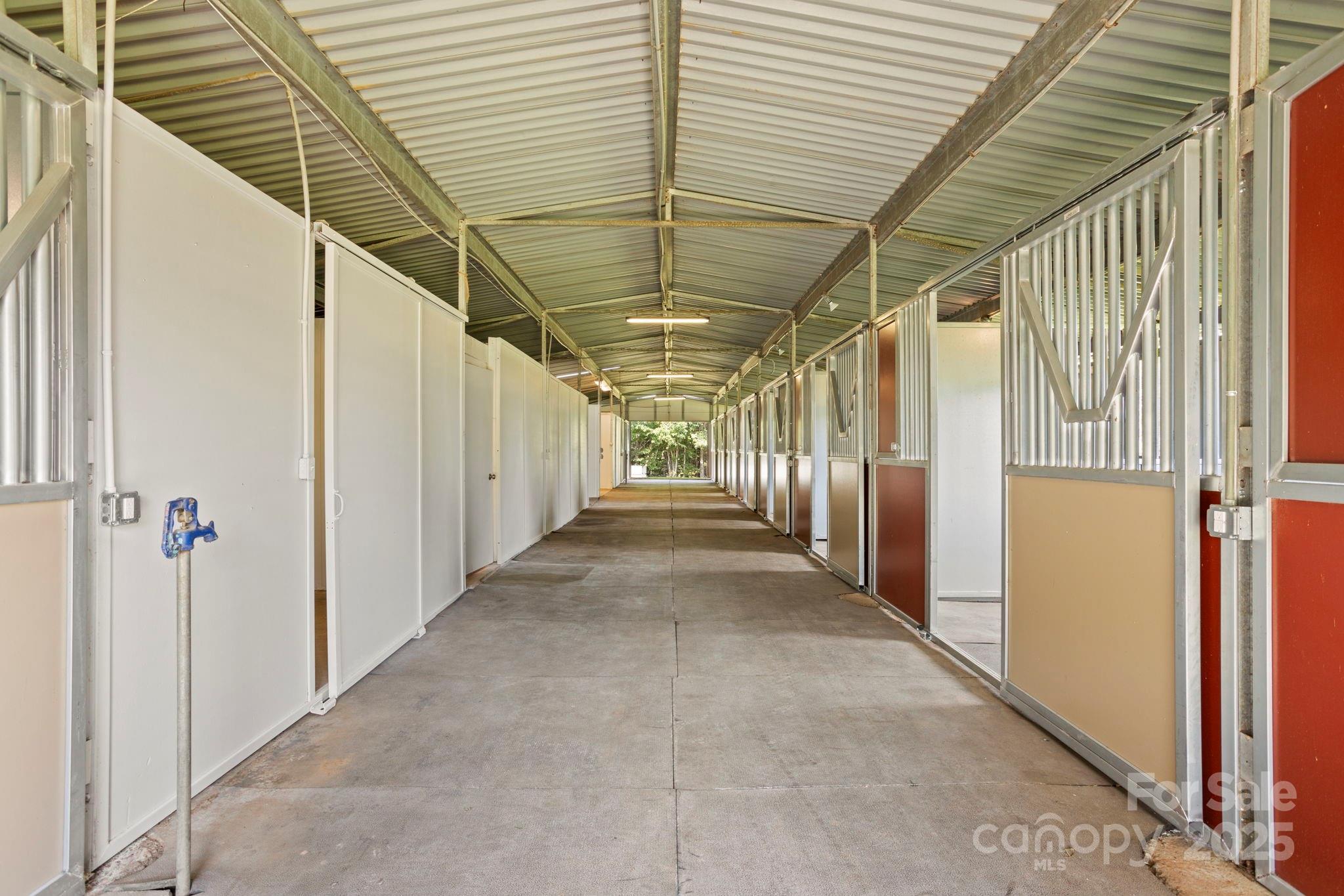 1896 Green Creek Drive Property Photo 7