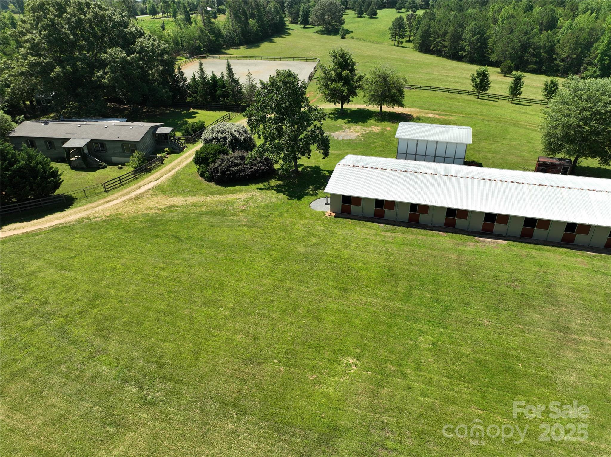 1896 Green Creek Drive Property Photo 9