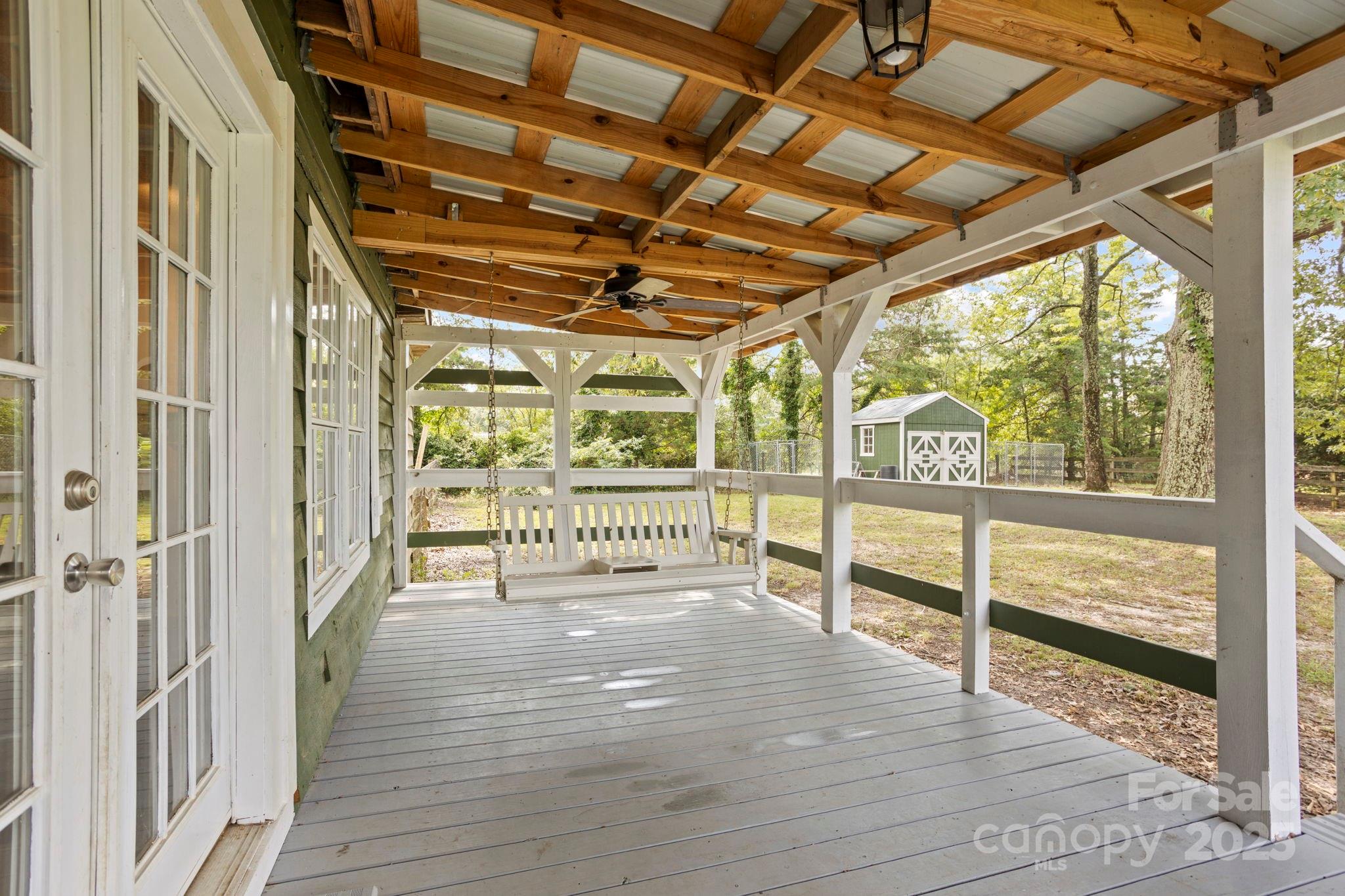 1896 Green Creek Drive Property Photo 32