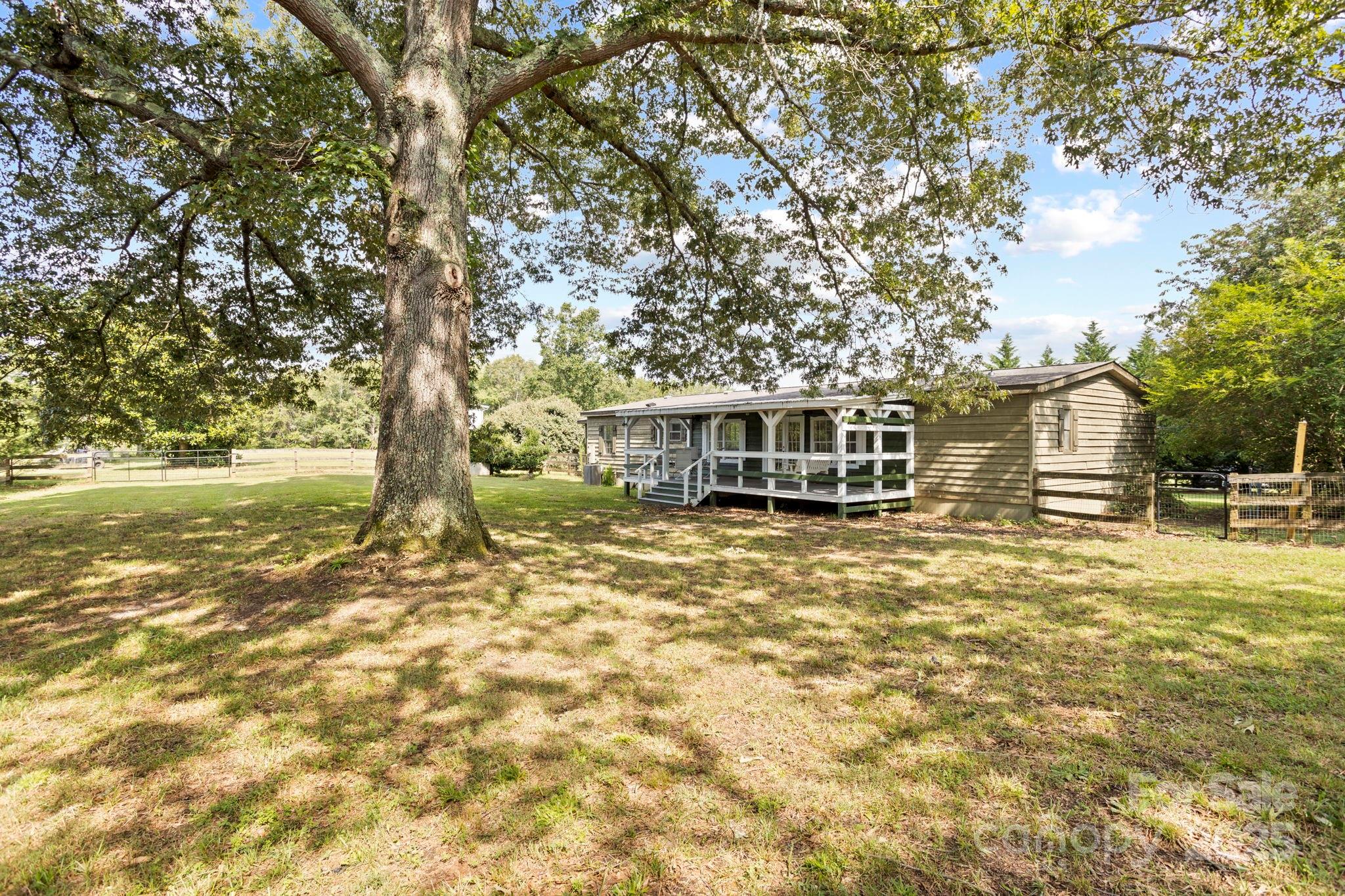 1896 Green Creek Drive Property Photo 33