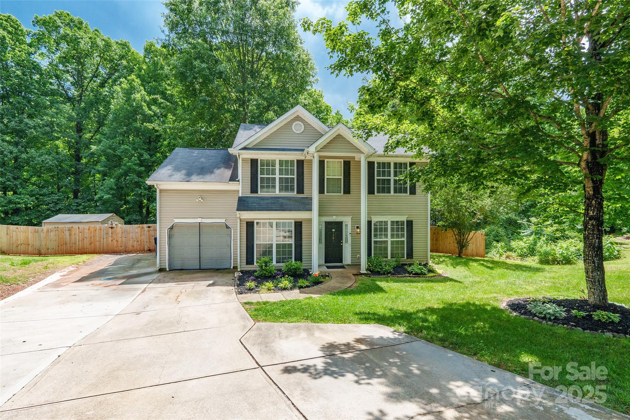 7206 Stoney Place Court Property Photo 1