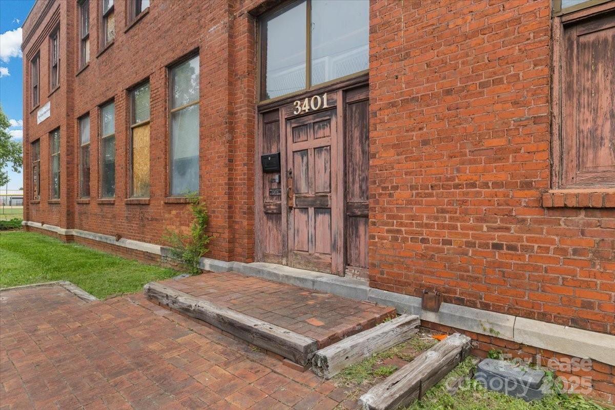 3401 Indiana Avenue Property Photo 4