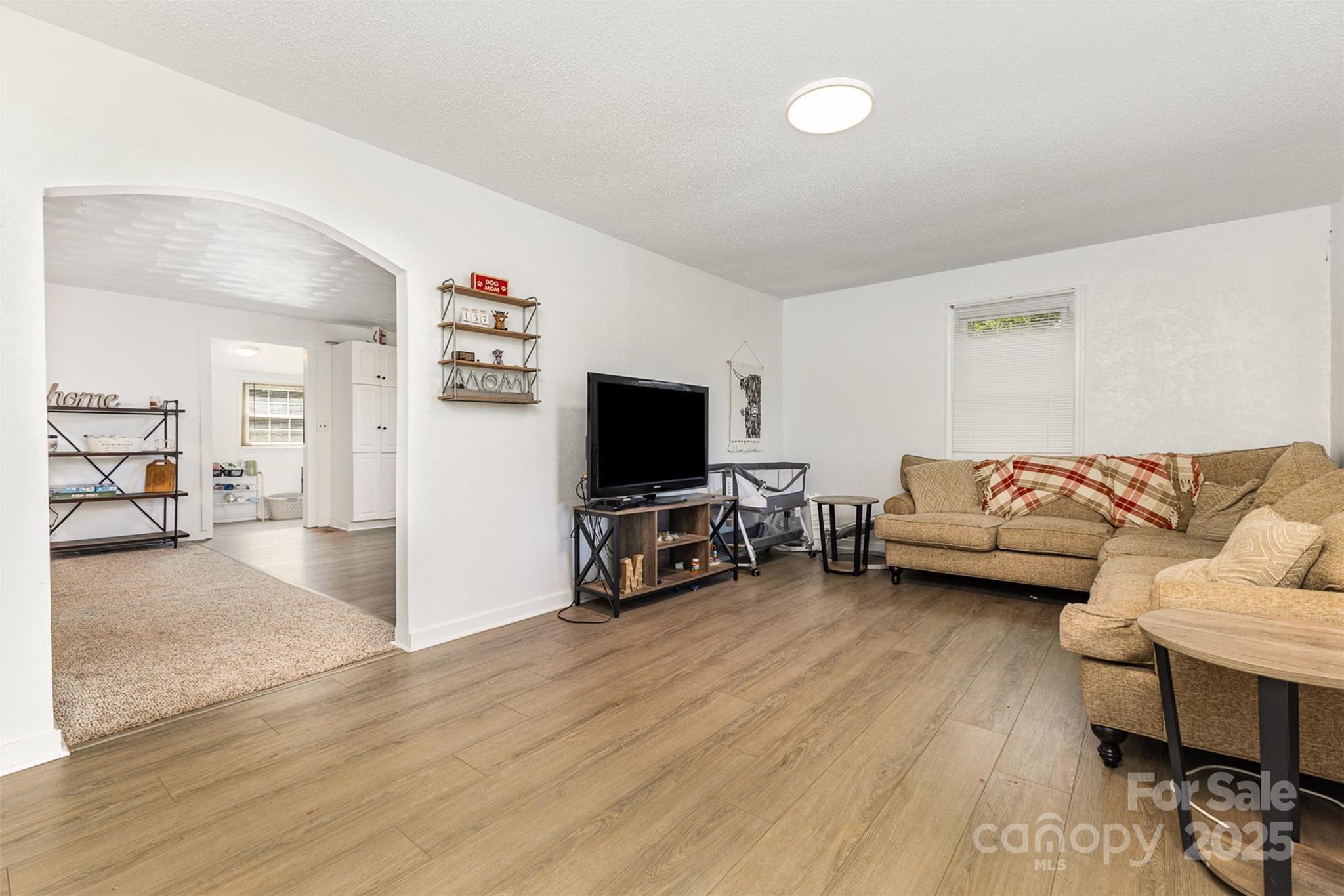 875 Marys Grove Road Property Photo 2