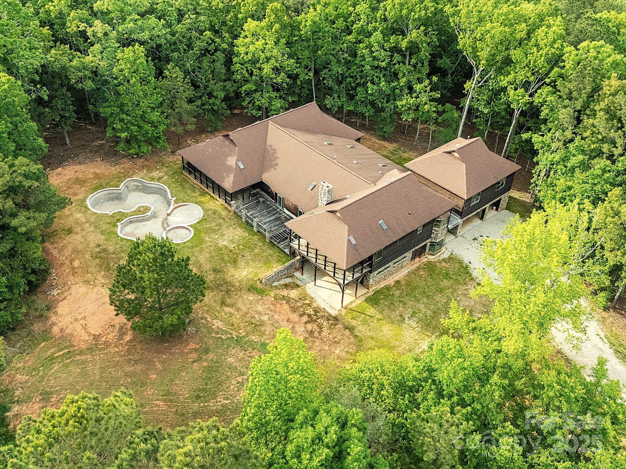 1055 Stone House Road Property Photo