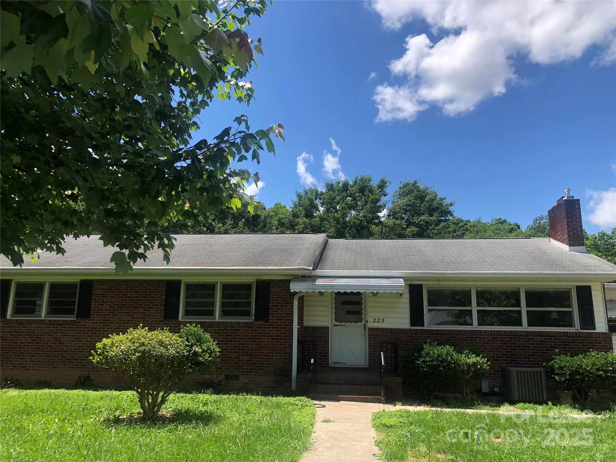 225 N Generals Boulevard Property Photo