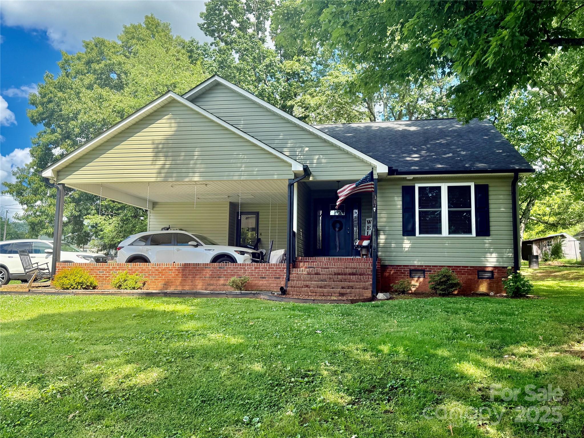 312 Shady Lane Property Photo