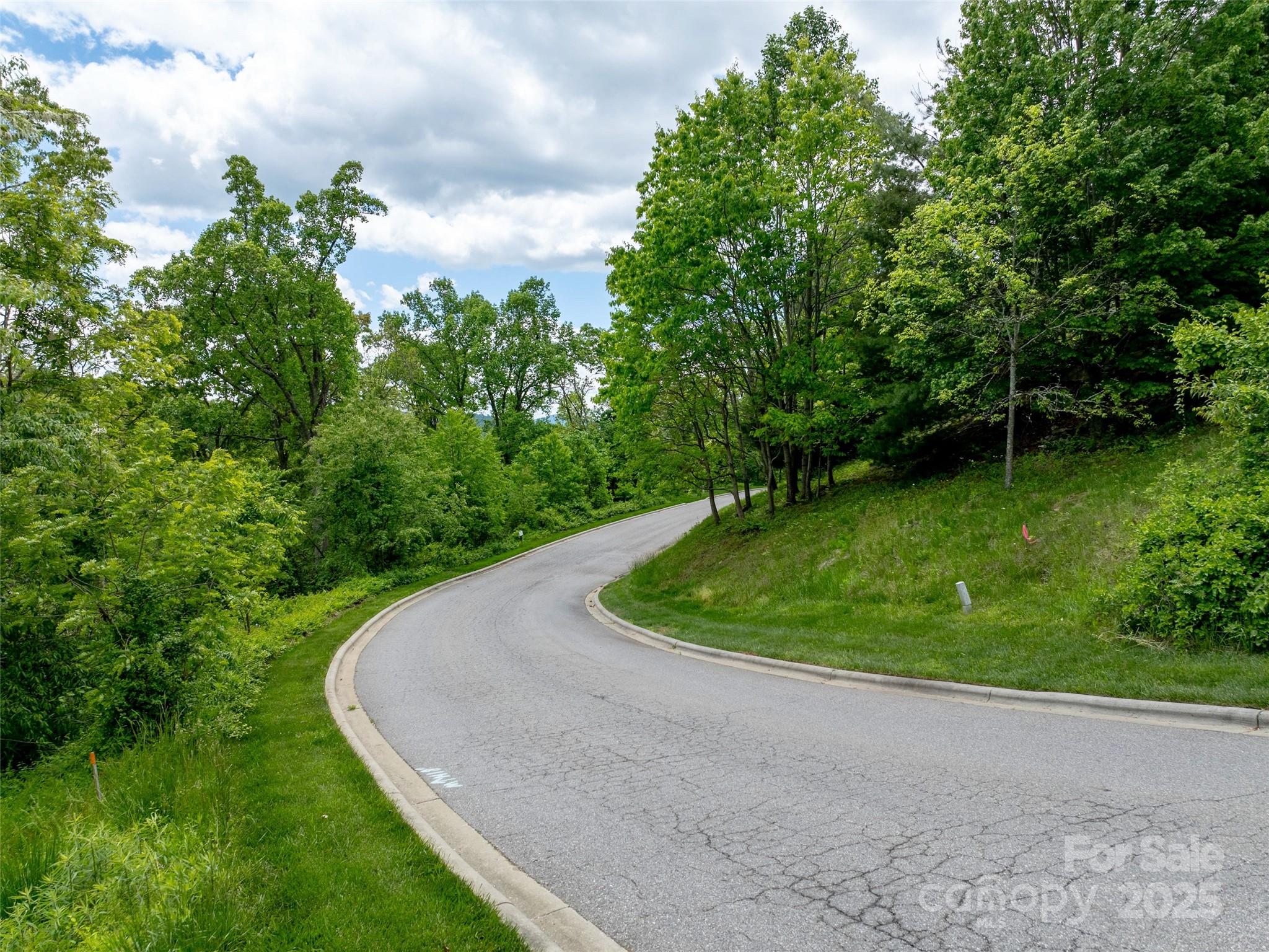 124 Summit Tower Circle Property Photo 13