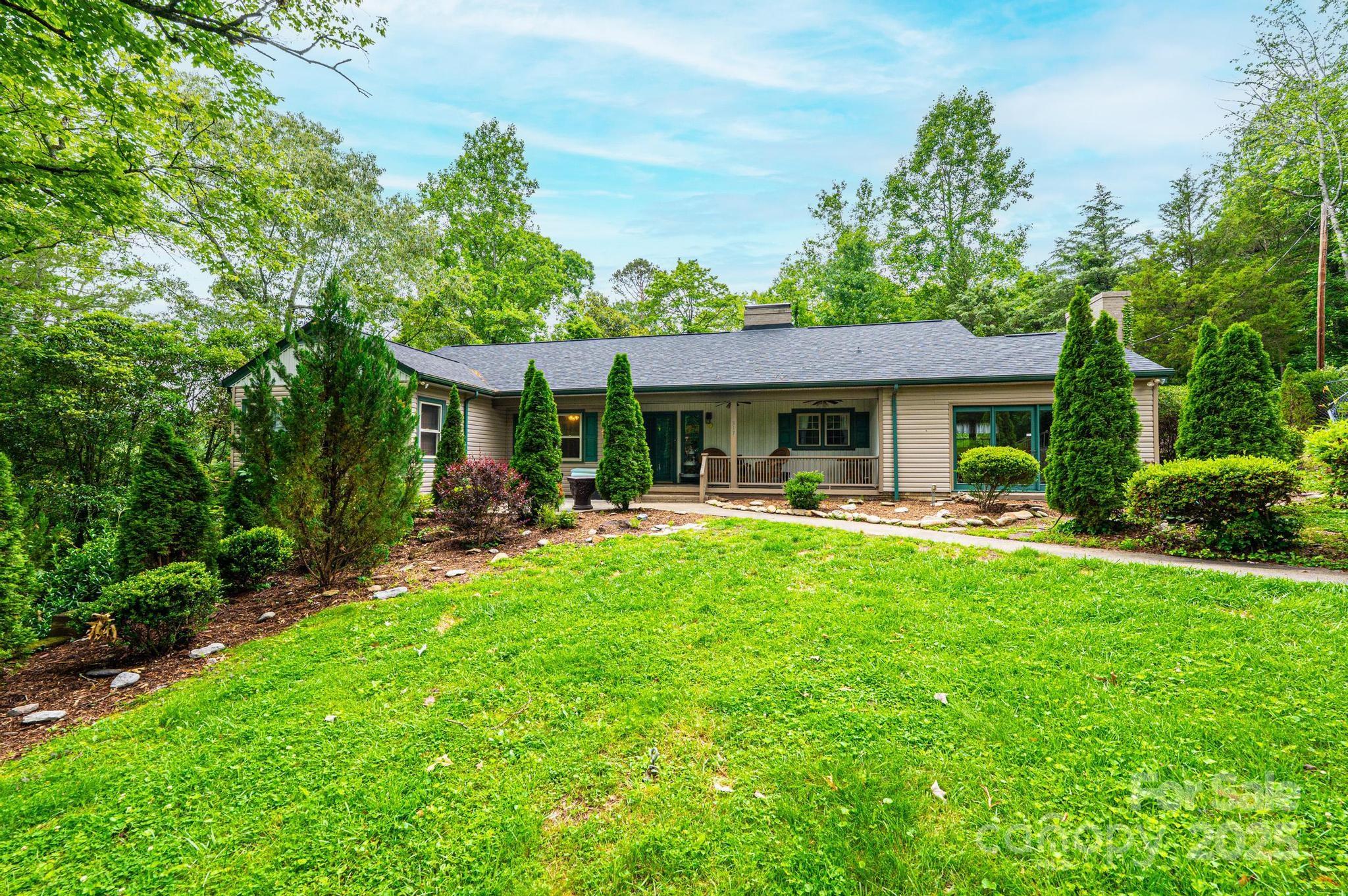 317 Se Tremont Park Circle Property Photo 1