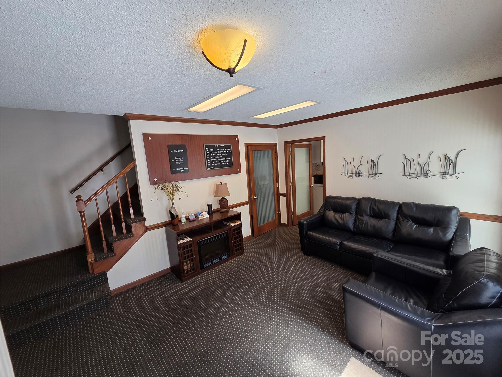 5513 Monroe Road Property Photo 6