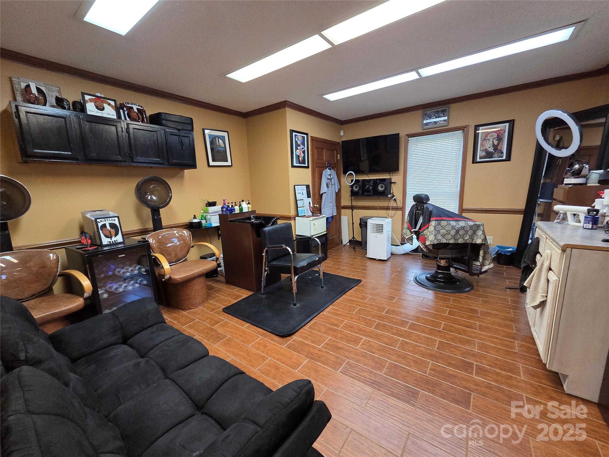 5513 Monroe Road Property Photo 12