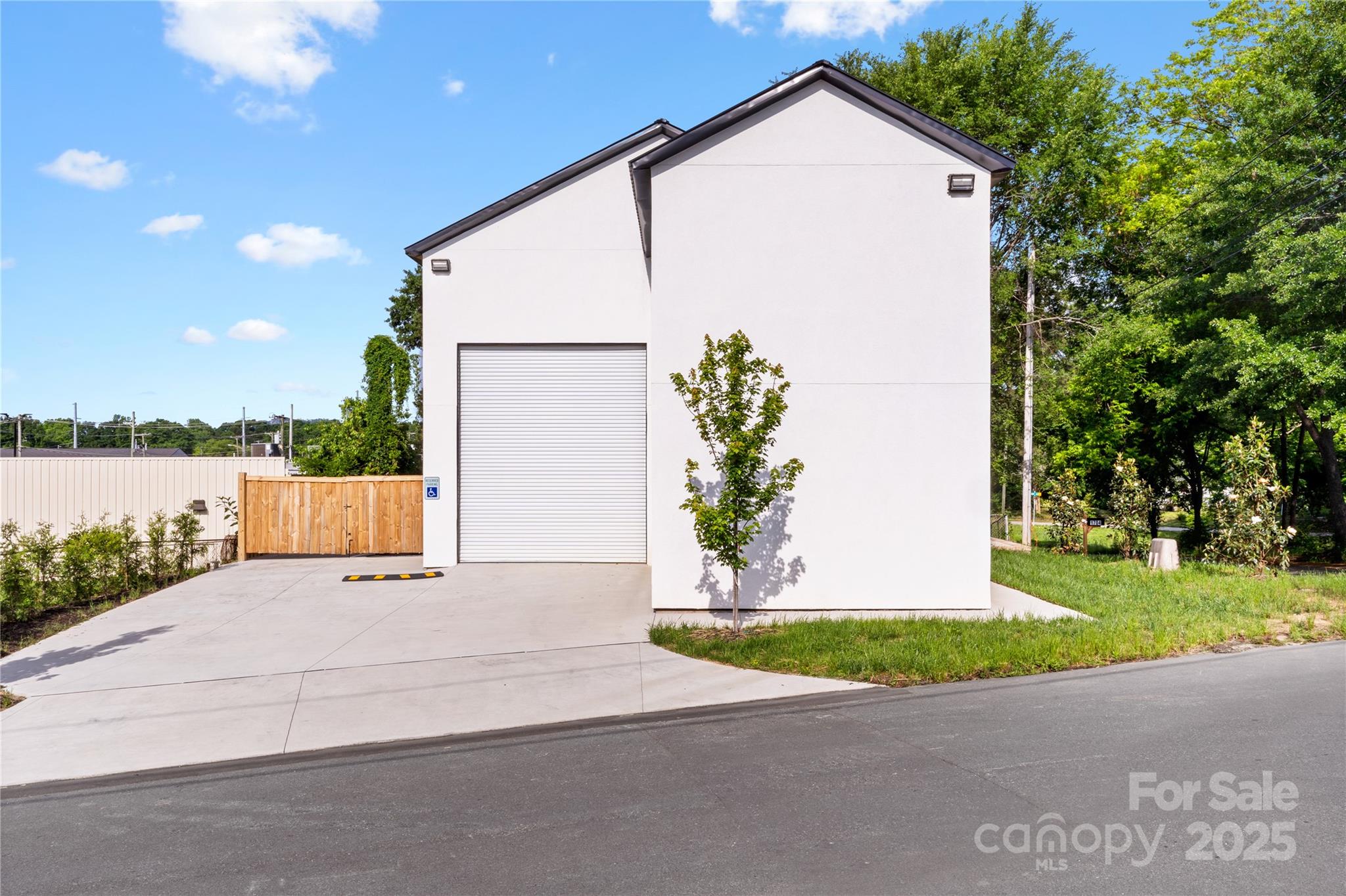 1704 Overman Avenue Property Photo 3