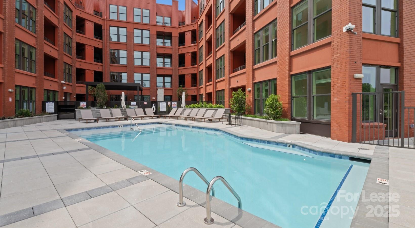 300 E 36th Street C1 Property Photo 1