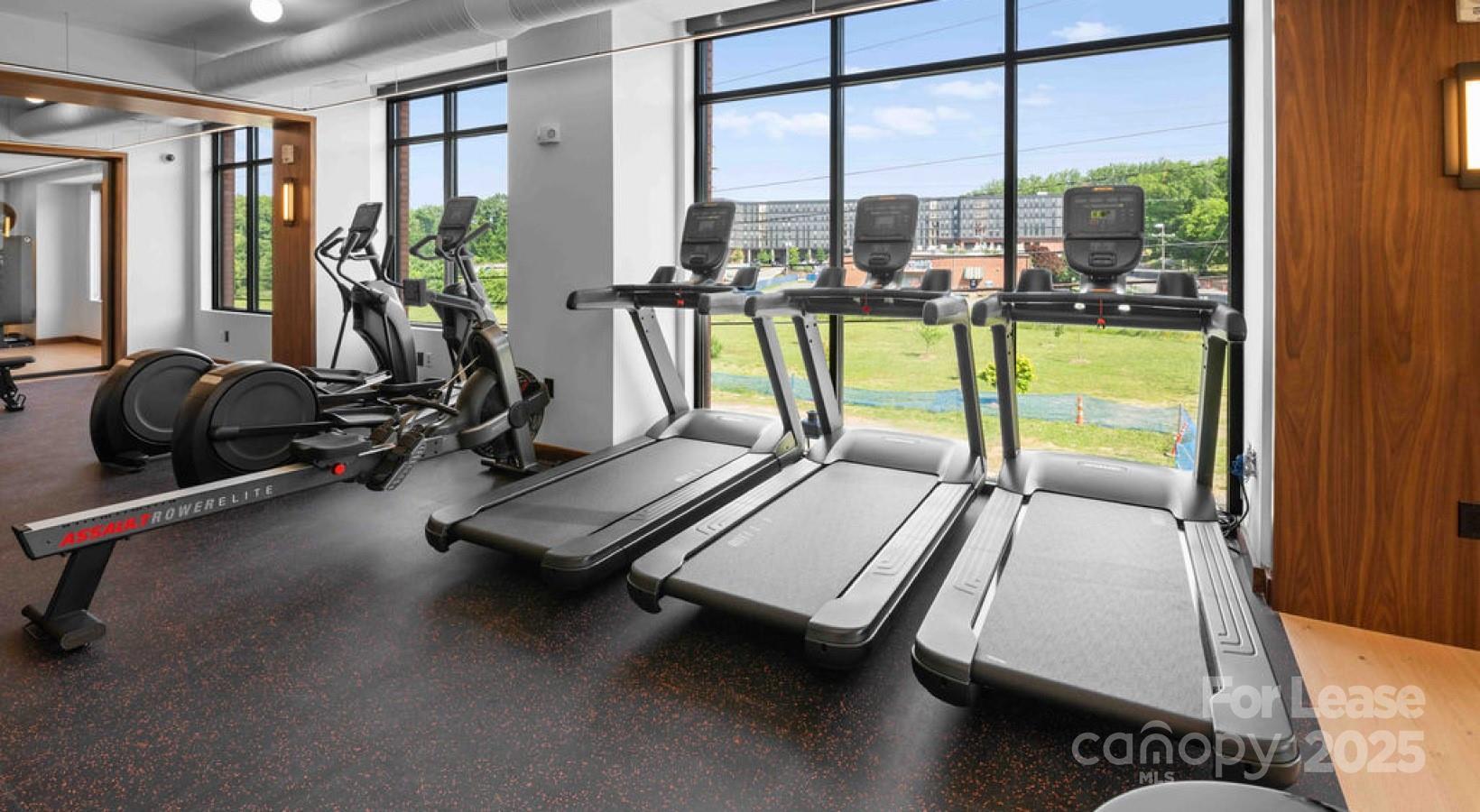 300 E 36th Street C1 Property Photo 7