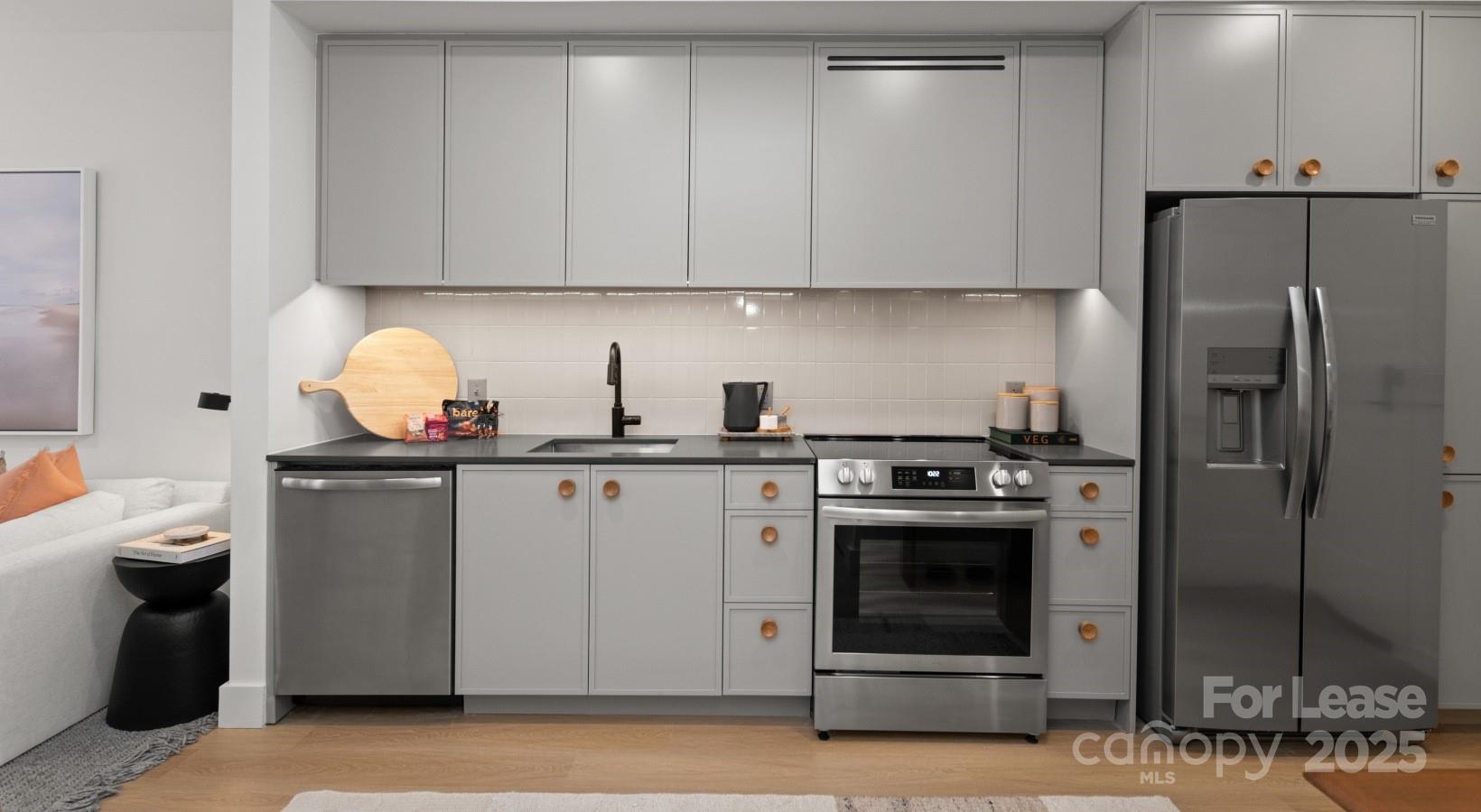 300 E 36th Street C1 Property Photo 27